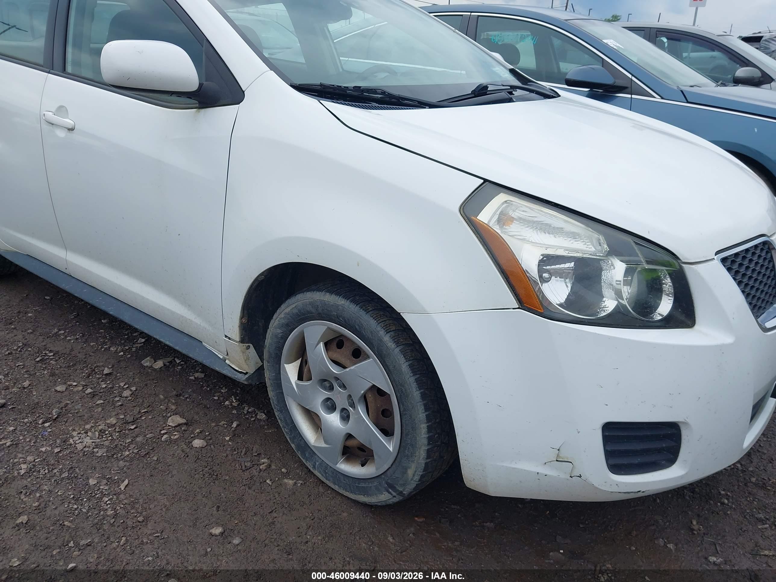 2009 Pontiac Vibe White vin: 5Y2SP67839Z422940