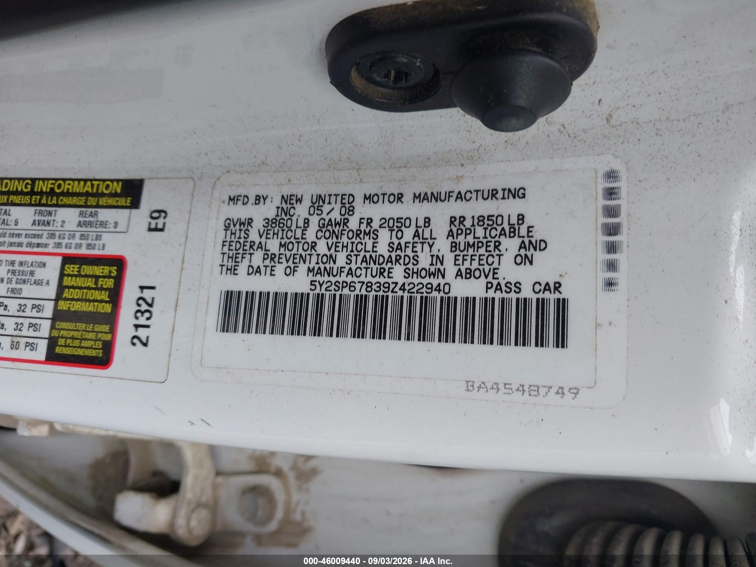 2009 Pontiac Vibe White vin: 5Y2SP67839Z422940
