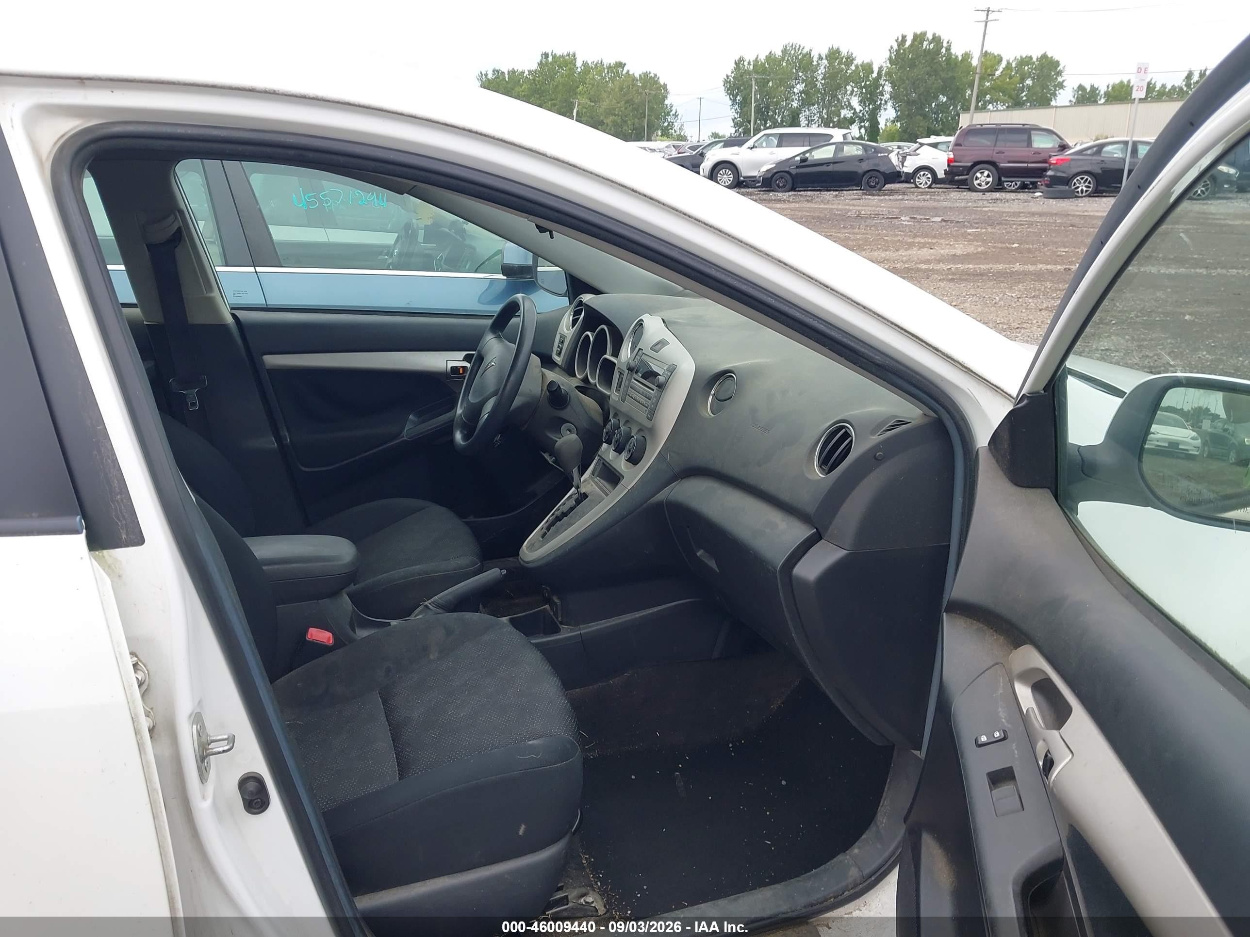 2009 Pontiac Vibe White vin: 5Y2SP67839Z422940