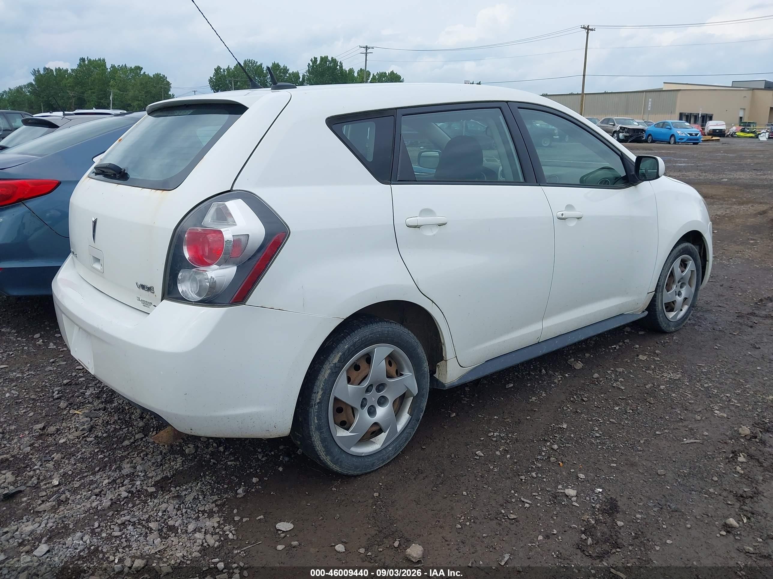 2009 Pontiac Vibe White vin: 5Y2SP67839Z422940