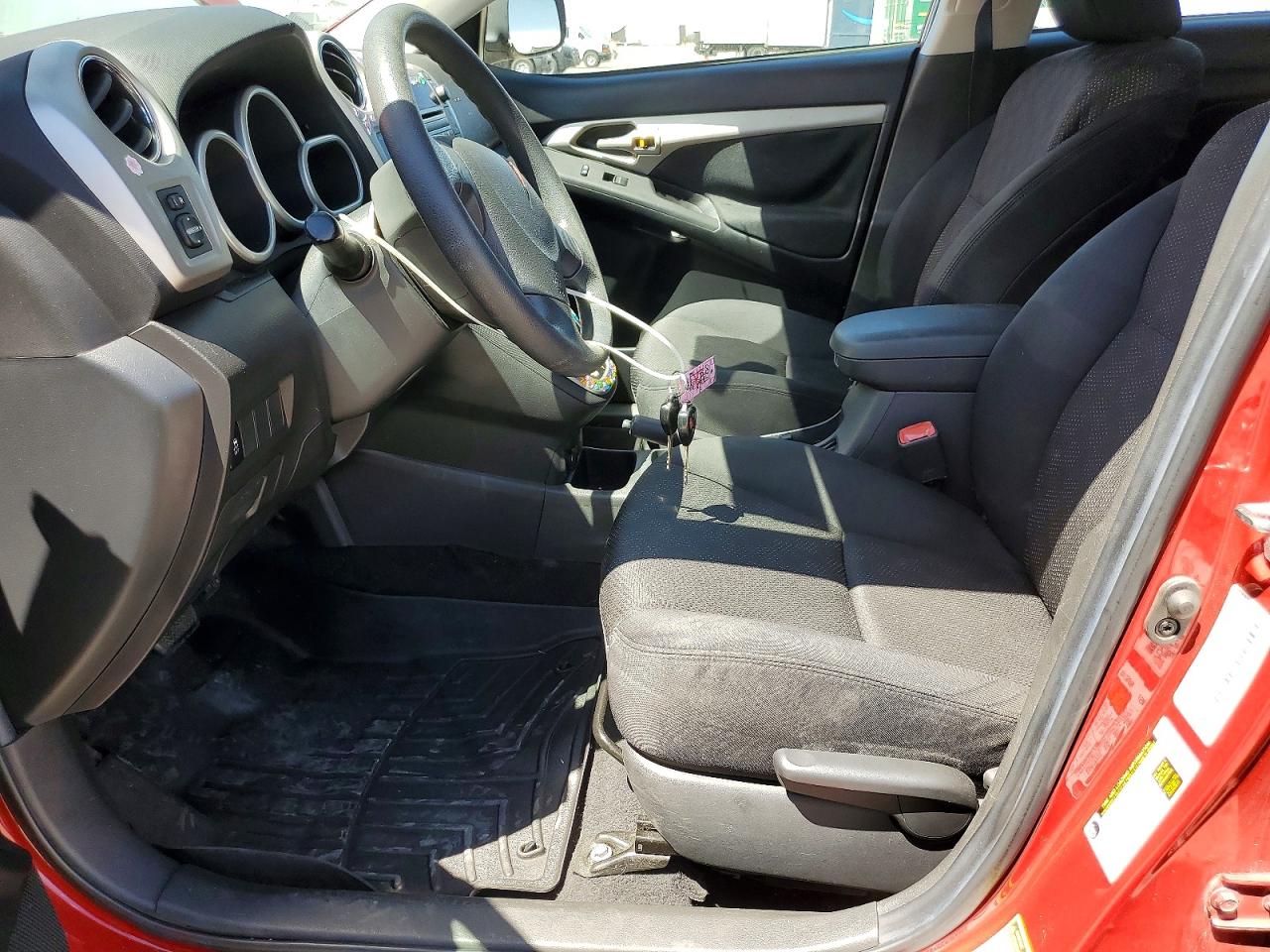 2009 Pontiac Vibe Red vin: 5Y2SP67839Z449748