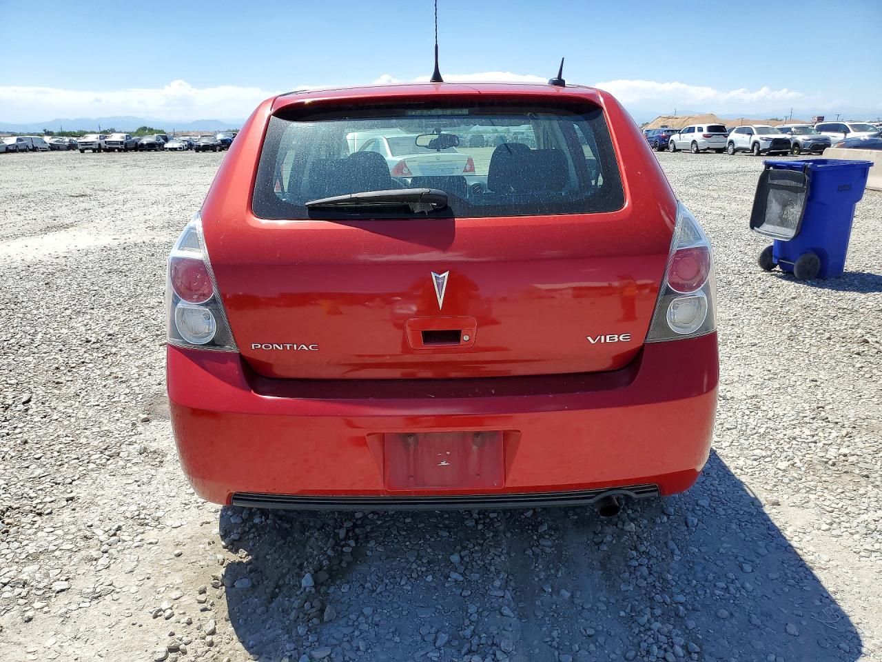 2009 Pontiac Vibe Red vin: 5Y2SP67839Z449748