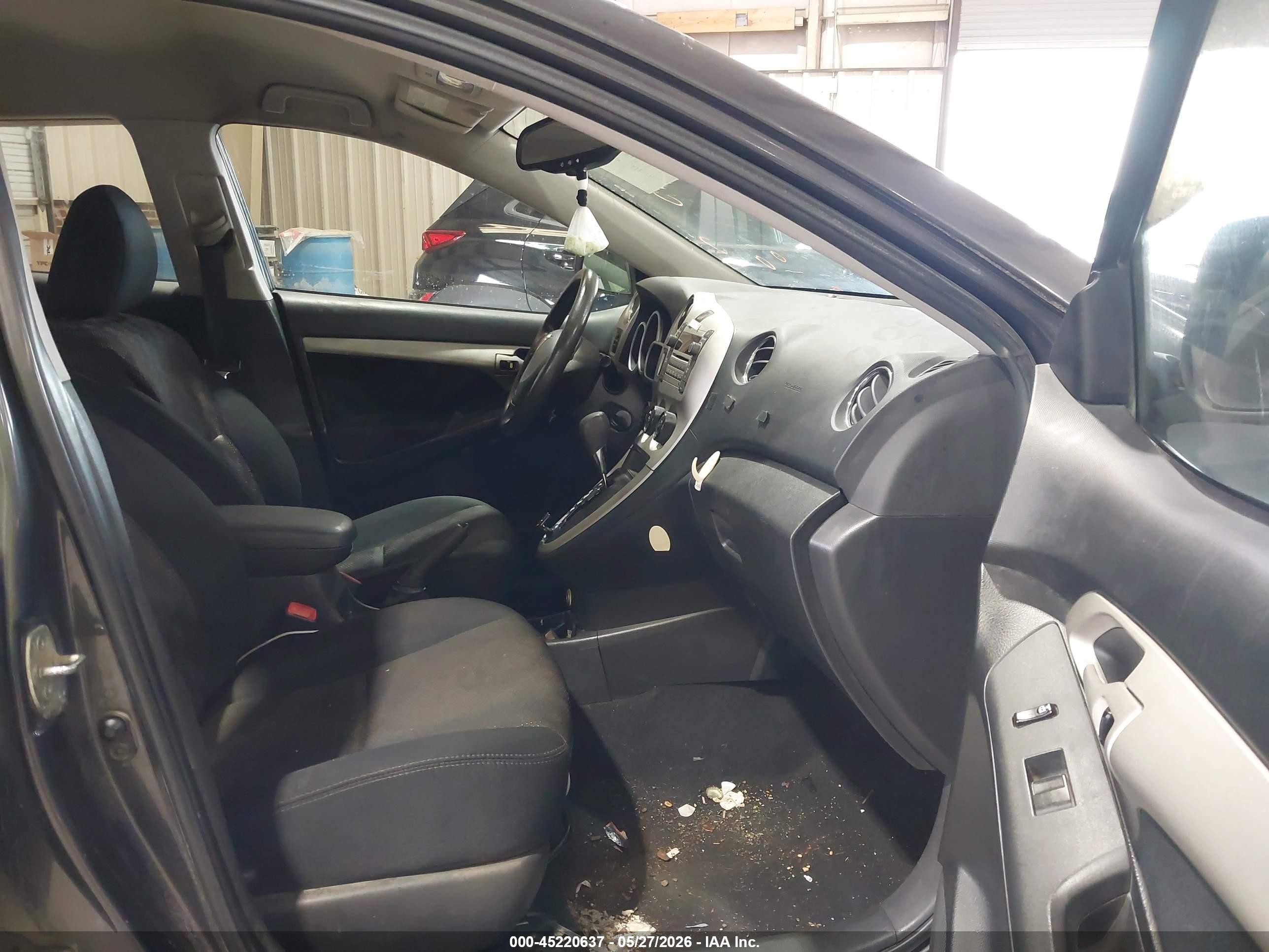 2009 Pontiac Vibe   Gray vin: 5Y2SP67849Z464758