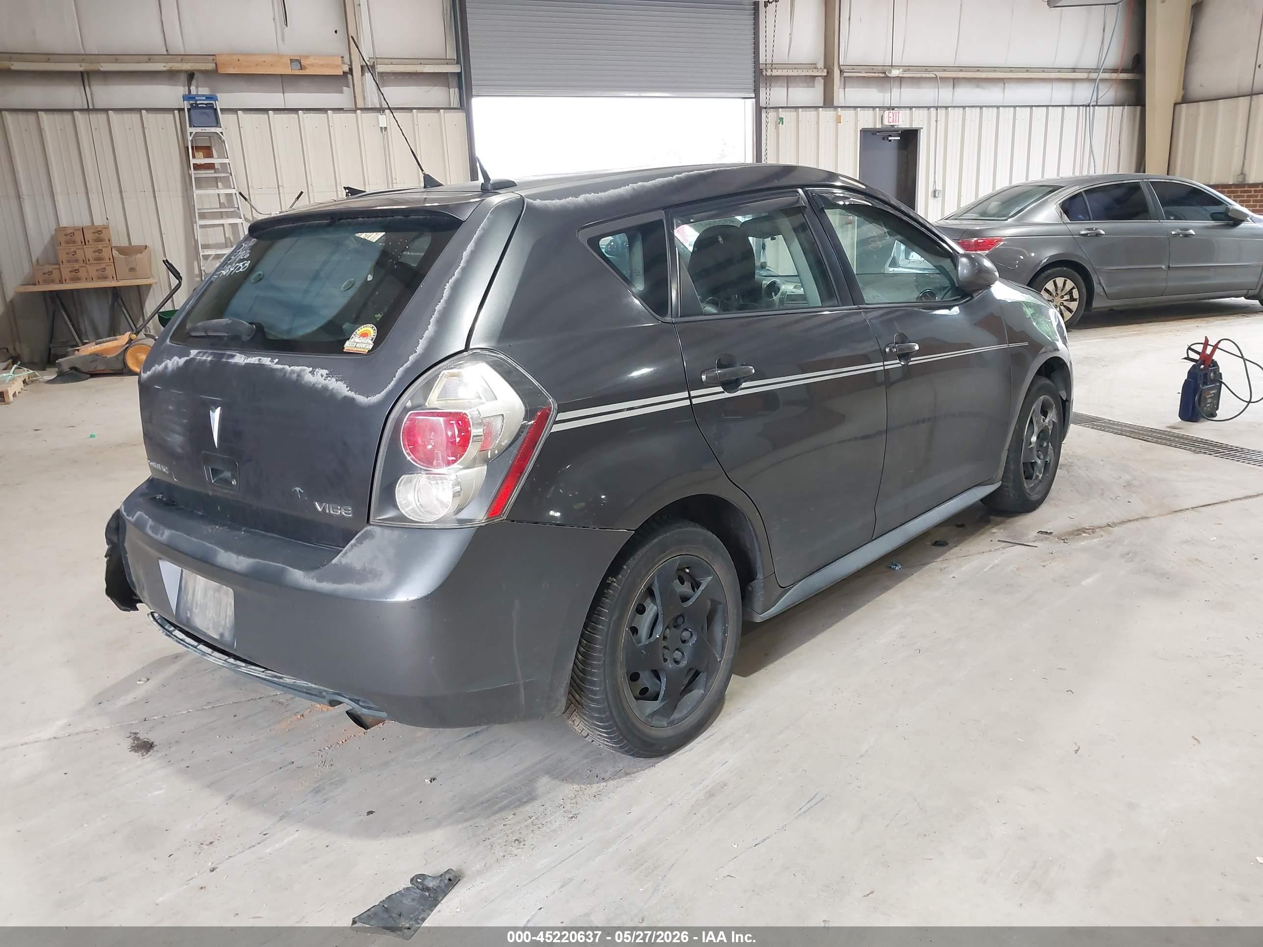 2009 Pontiac Vibe   Gray vin: 5Y2SP67849Z464758