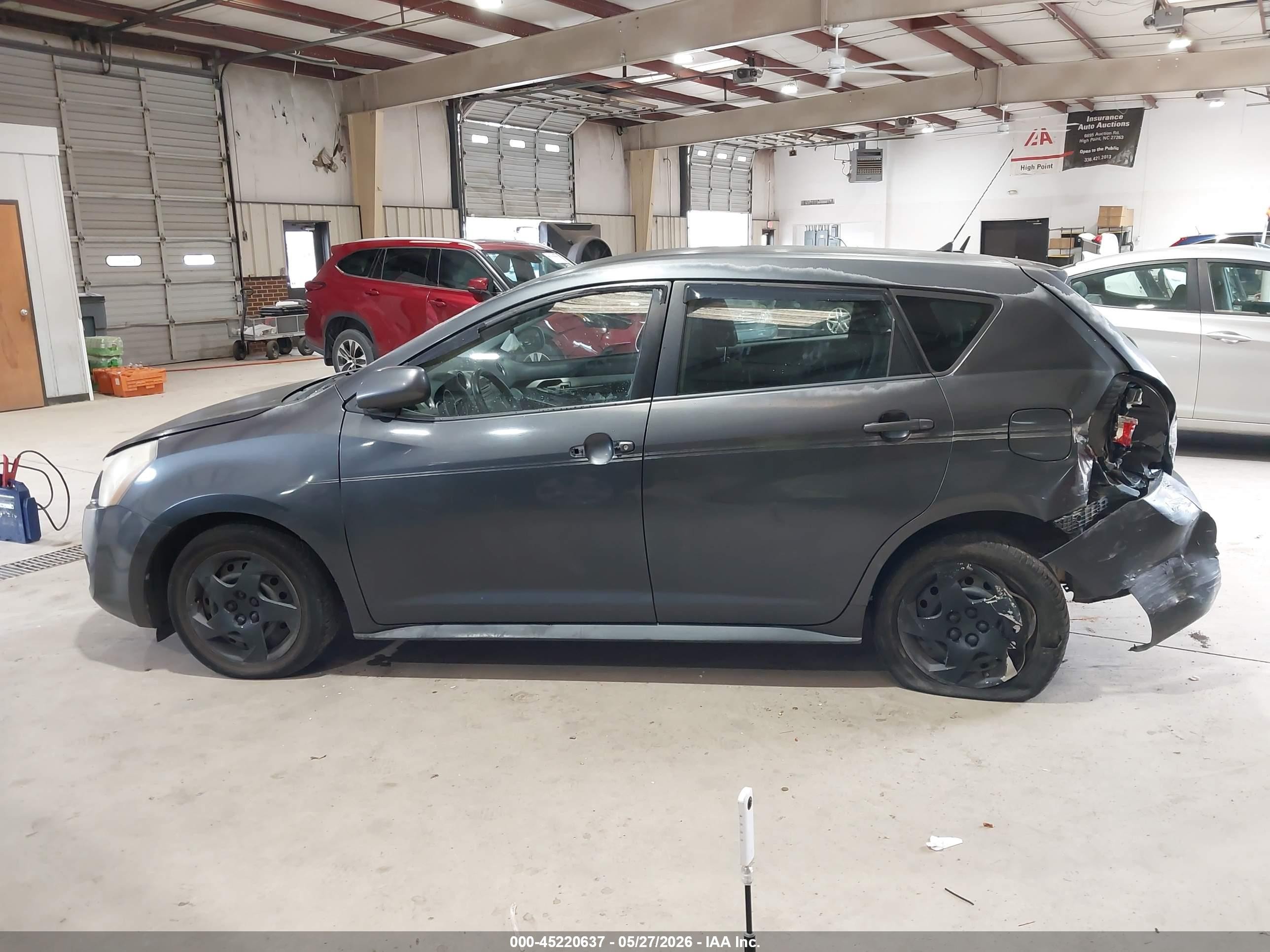2009 Pontiac Vibe   Gray vin: 5Y2SP67849Z464758