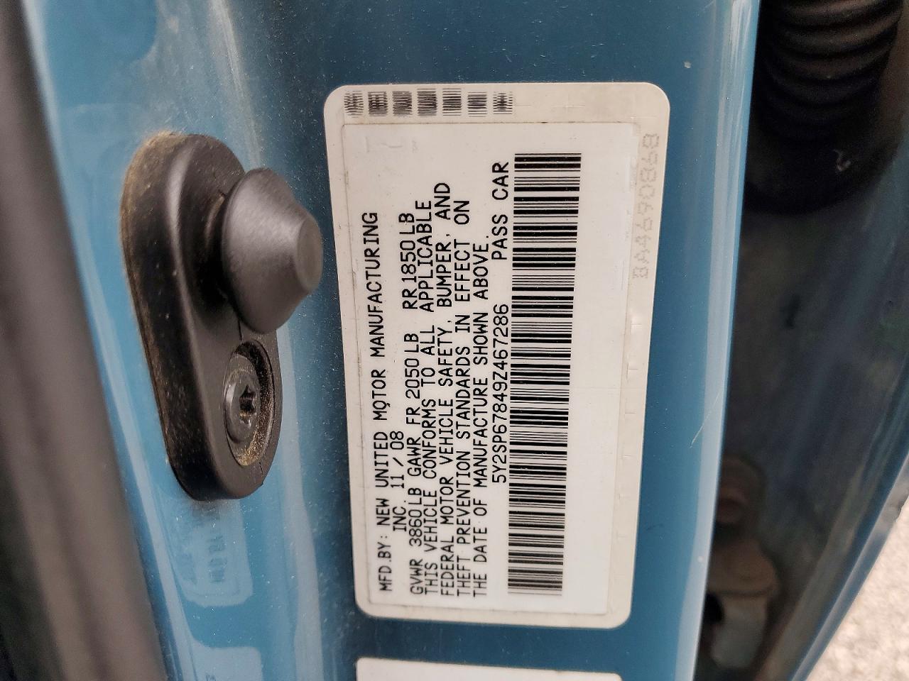 2009 Pontiac Vibe Blue vin: 5Y2SP67849Z467286