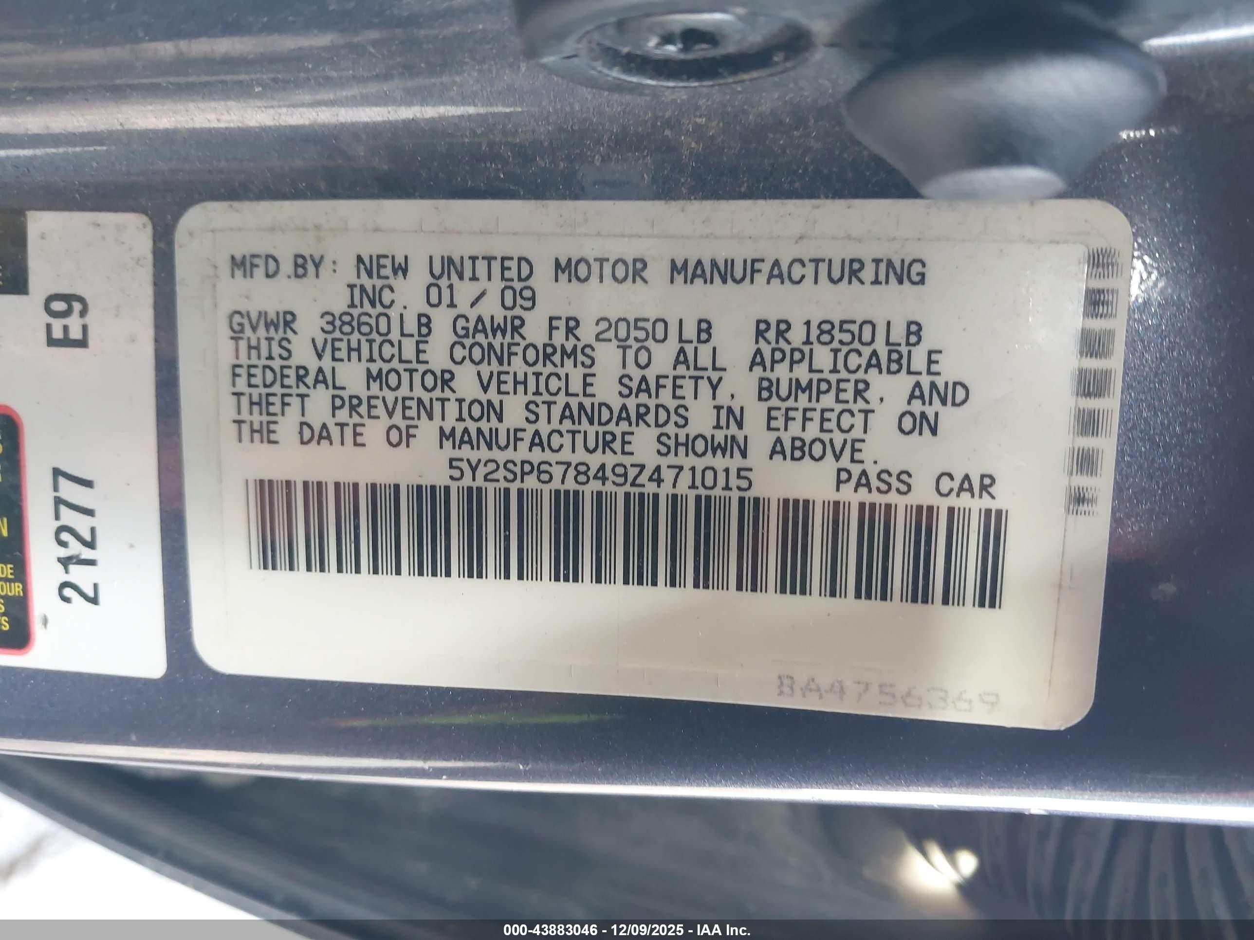 2009 Pontiac Vibe   Light Blue vin: 5Y2SP67849Z471015
