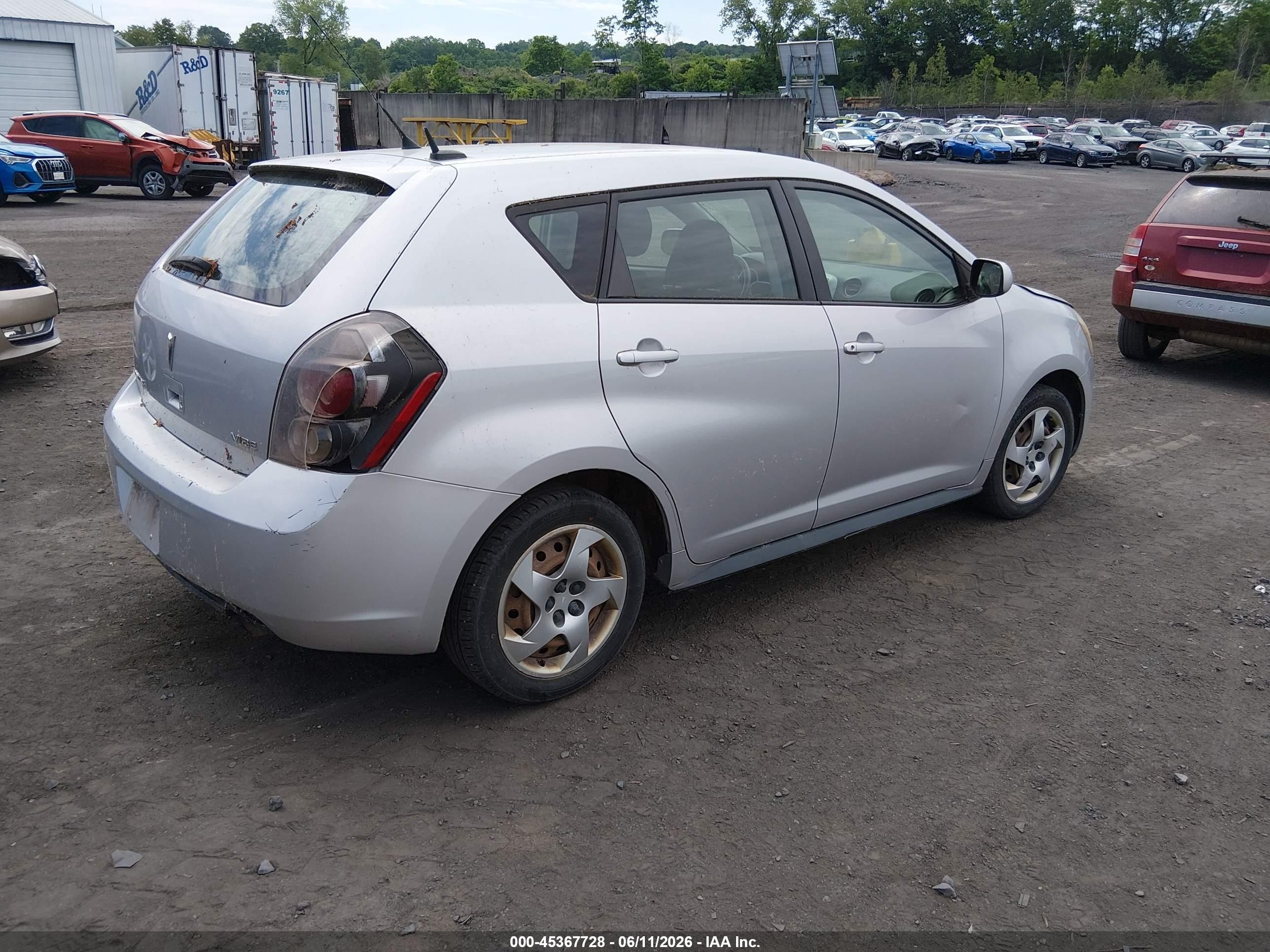 2009 Pontiac Vibe   Silver vin: 5Y2SP67849Z476005