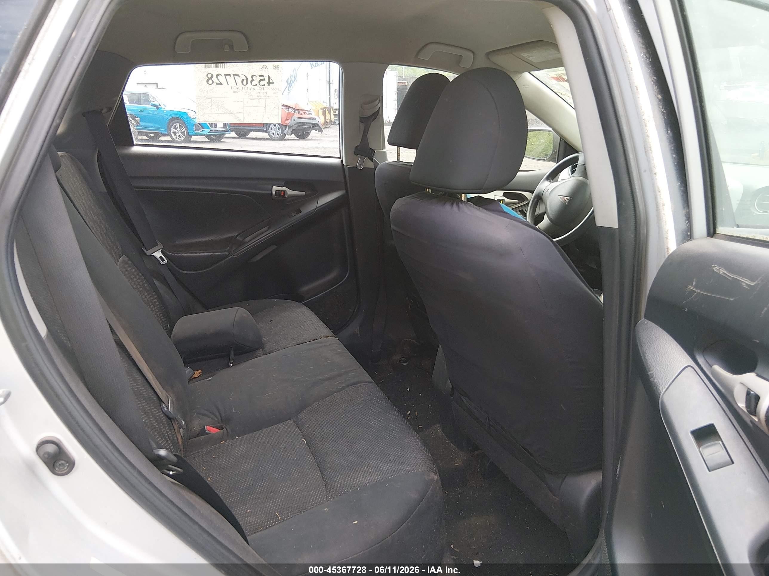 2009 Pontiac Vibe   Silver vin: 5Y2SP67849Z476005