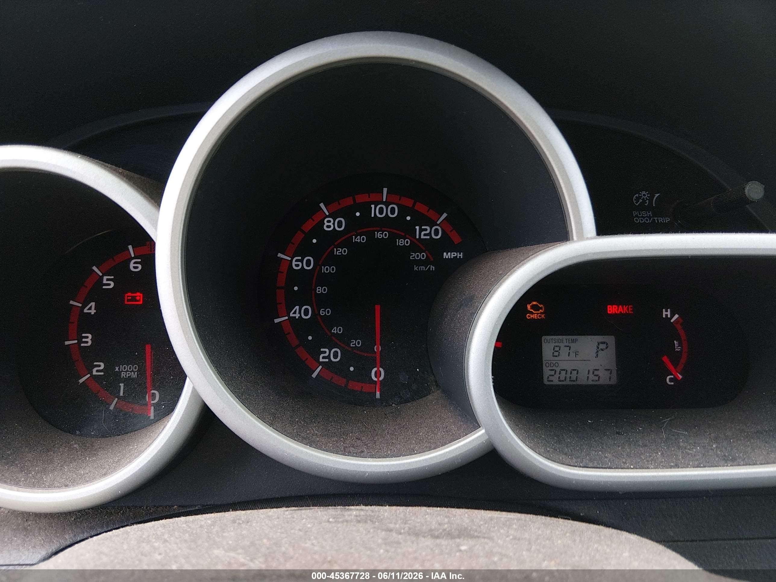 2009 Pontiac Vibe   Silver vin: 5Y2SP67849Z476005
