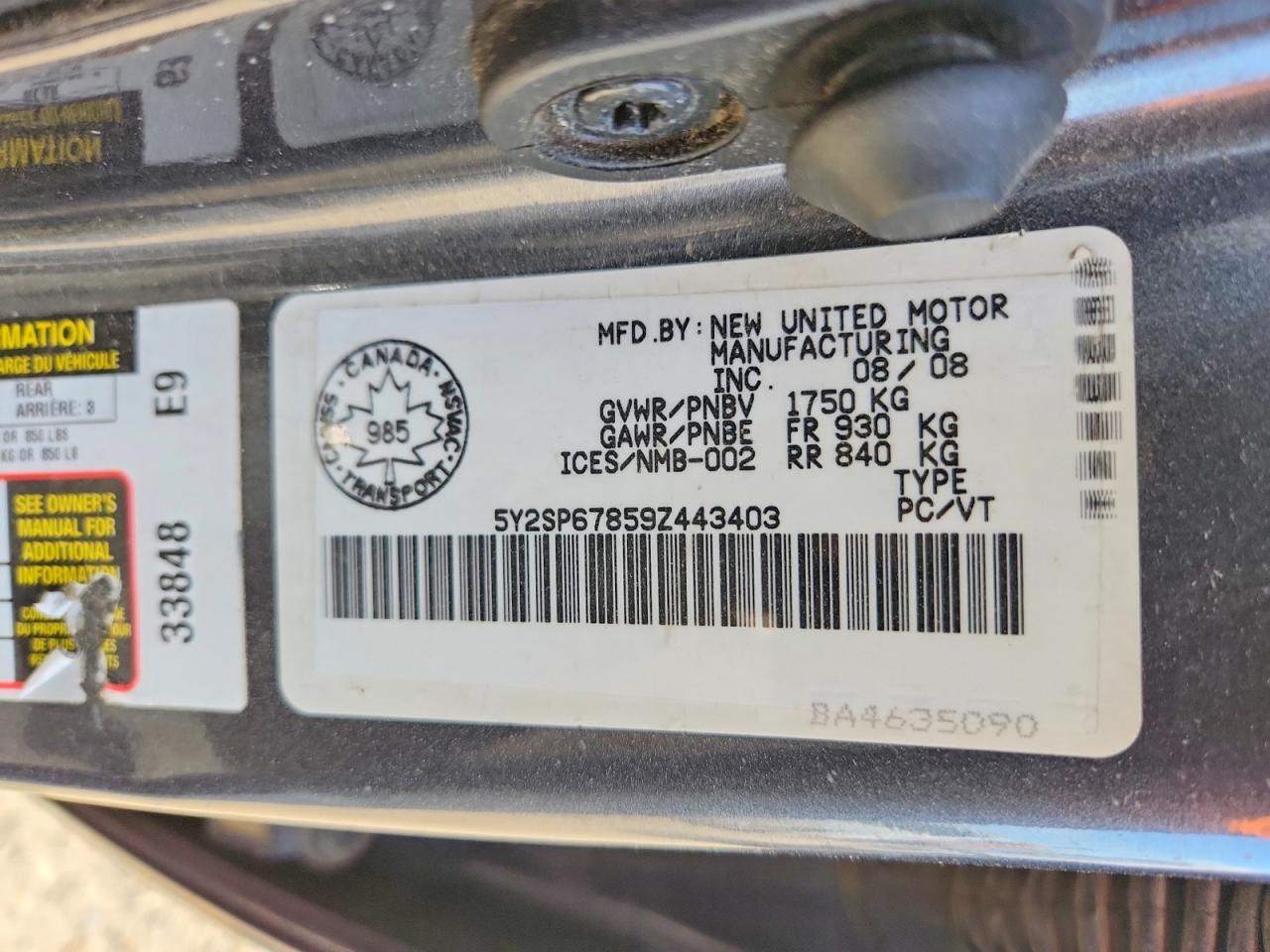 2009 Pontiac Vibe Silver vin: 5Y2SP67859Z443403