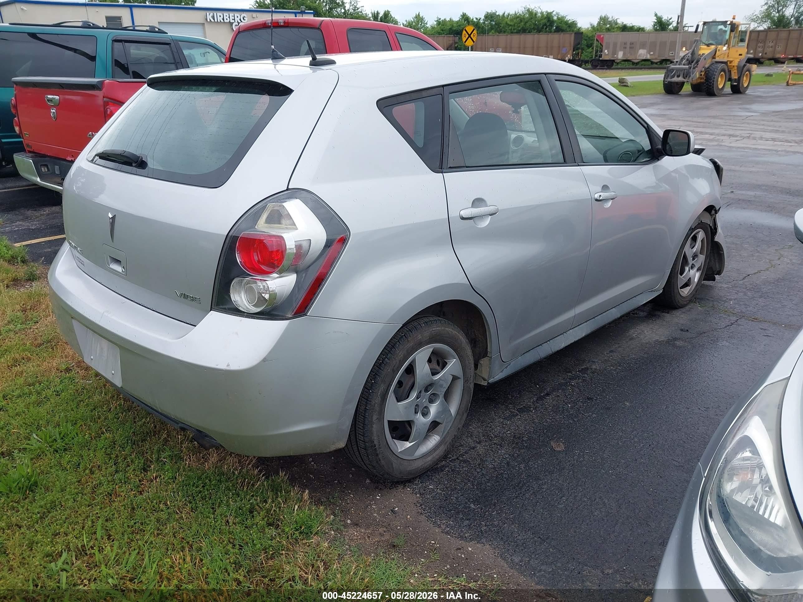 2009 Pontiac Vibe   Silver vin: 5Y2SP67869Z445399