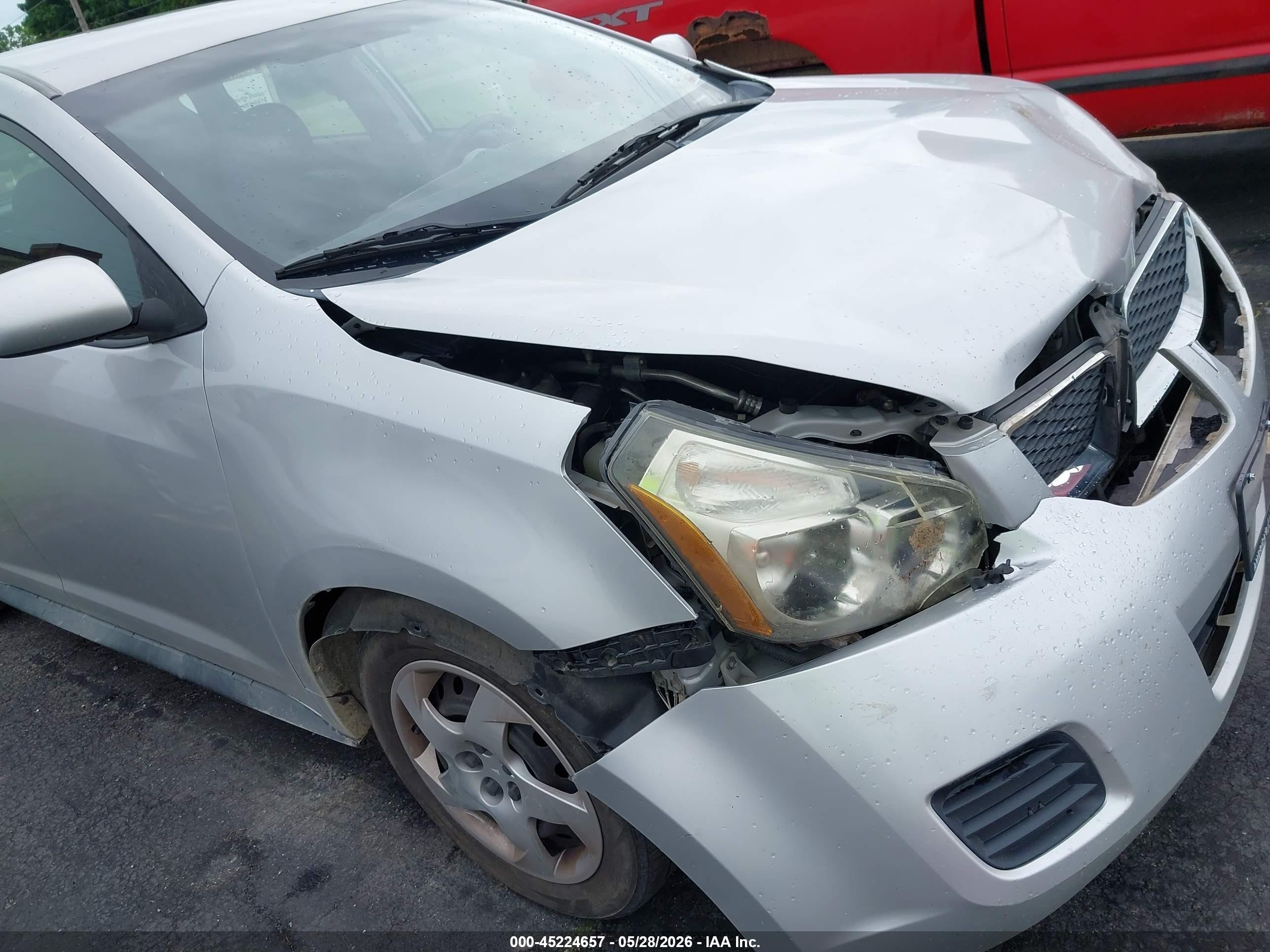 2009 Pontiac Vibe   Silver vin: 5Y2SP67869Z445399