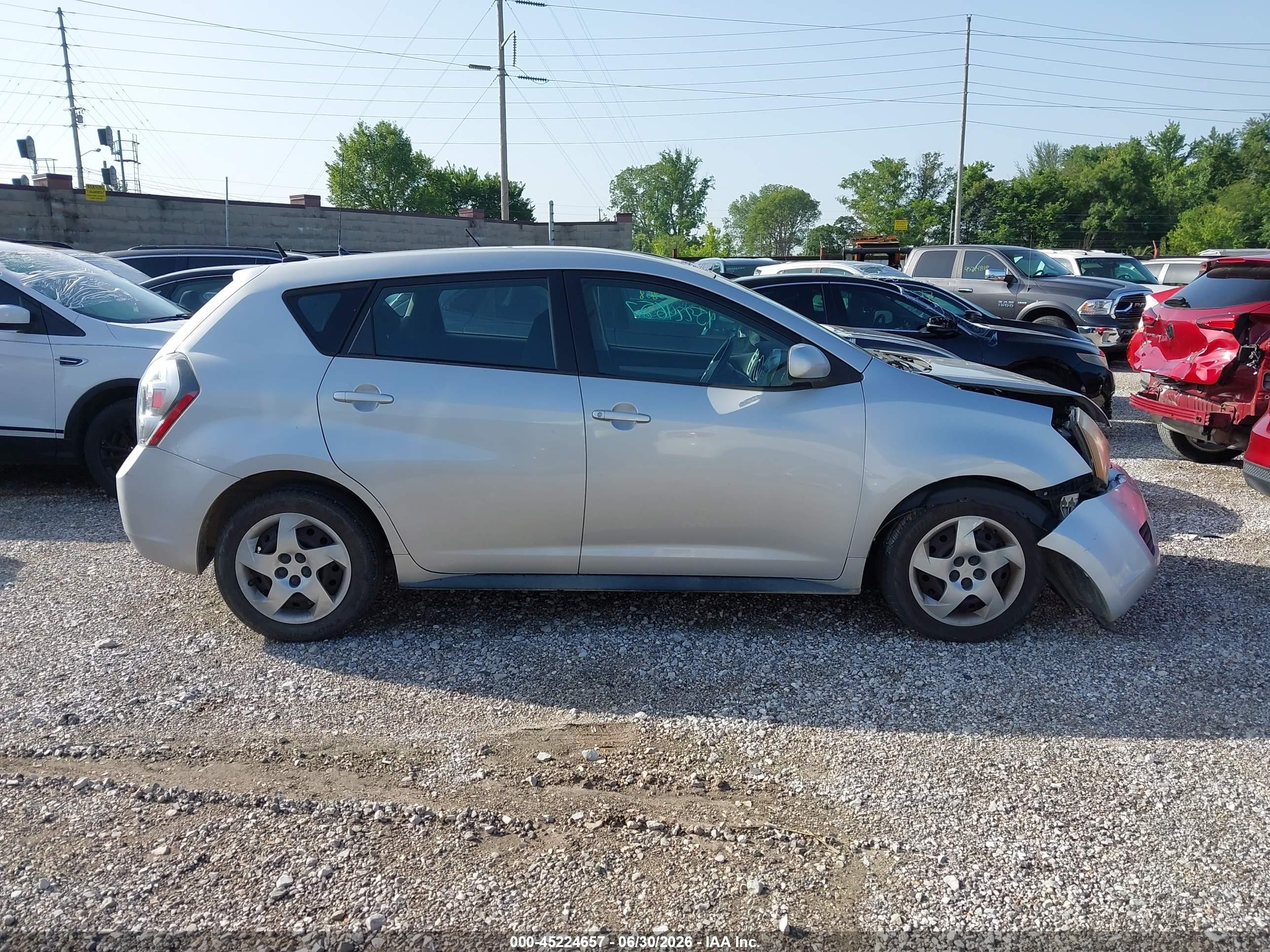 2009 Pontiac Vibe   Silver vin: 5Y2SP67869Z445399