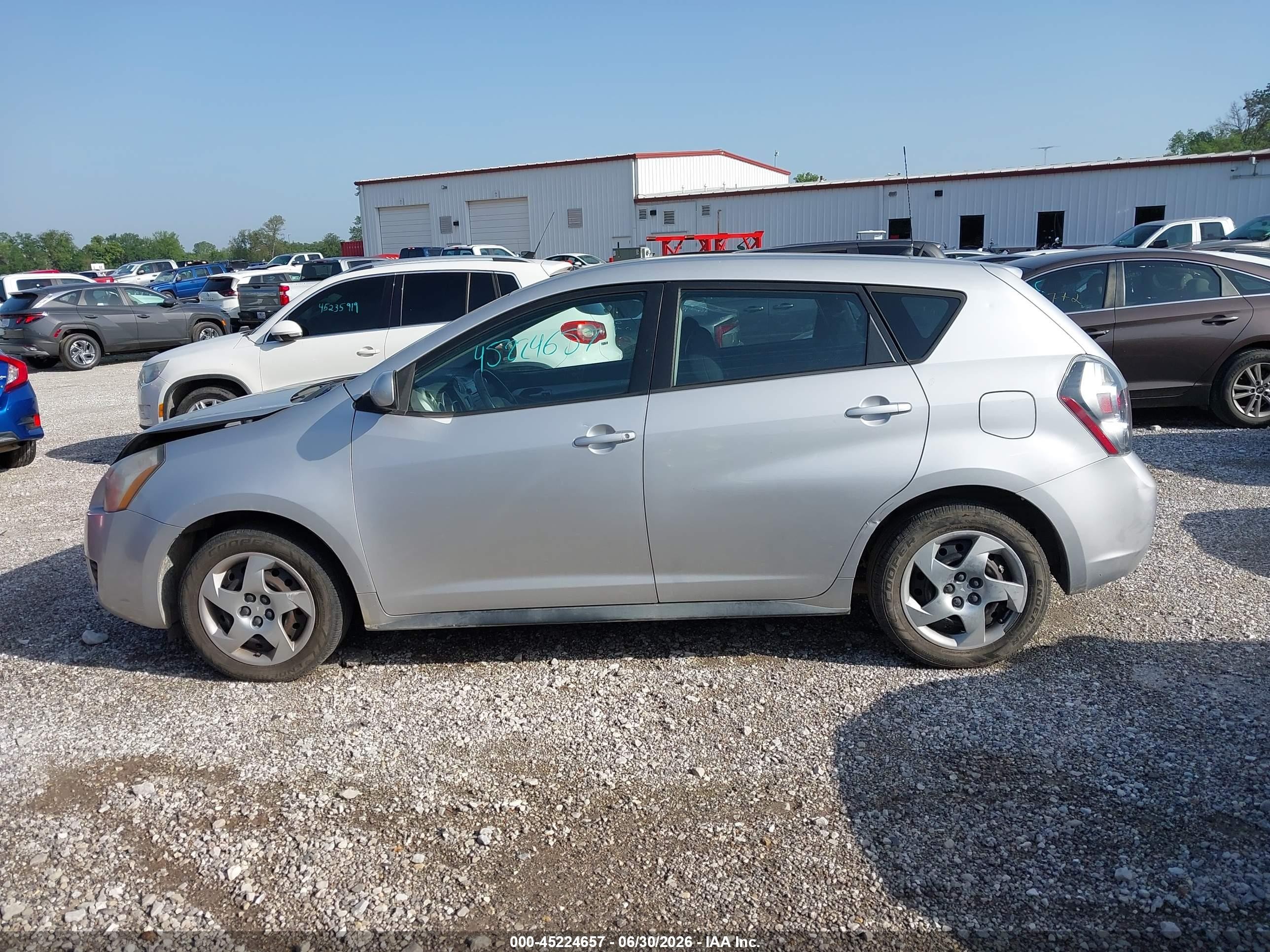 2009 Pontiac Vibe   Silver vin: 5Y2SP67869Z445399