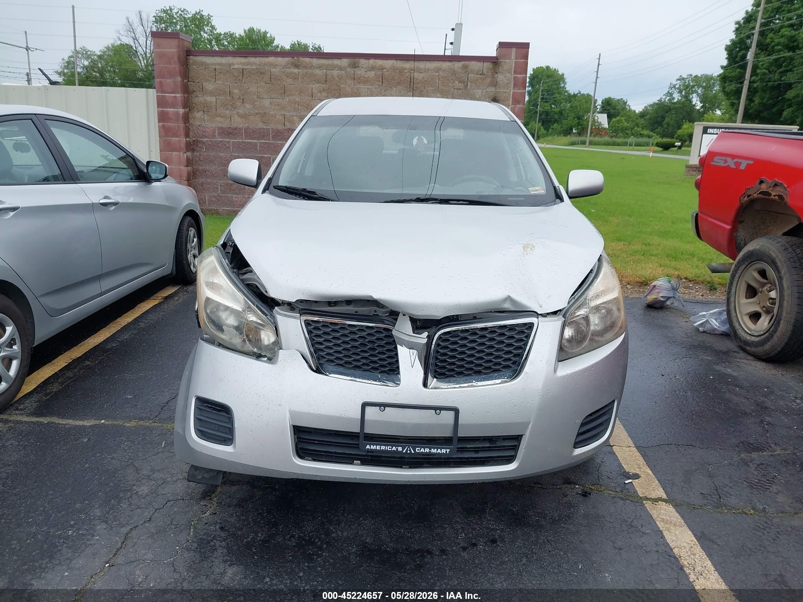 2009 Pontiac Vibe   Silver vin: 5Y2SP67869Z445399