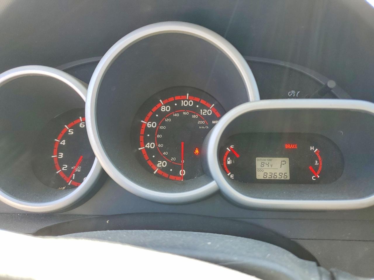 2009 Pontiac Vibe White vin: 5Y2SP67879Z465208