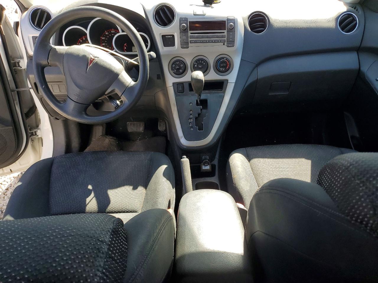 2009 Pontiac Vibe White vin: 5Y2SP67879Z465208