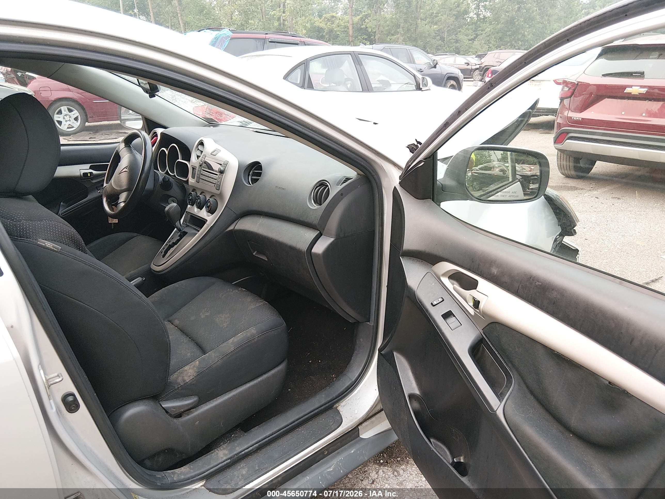 2009 Pontiac Vibe   Silver vin: 5Y2SP67889Z461538