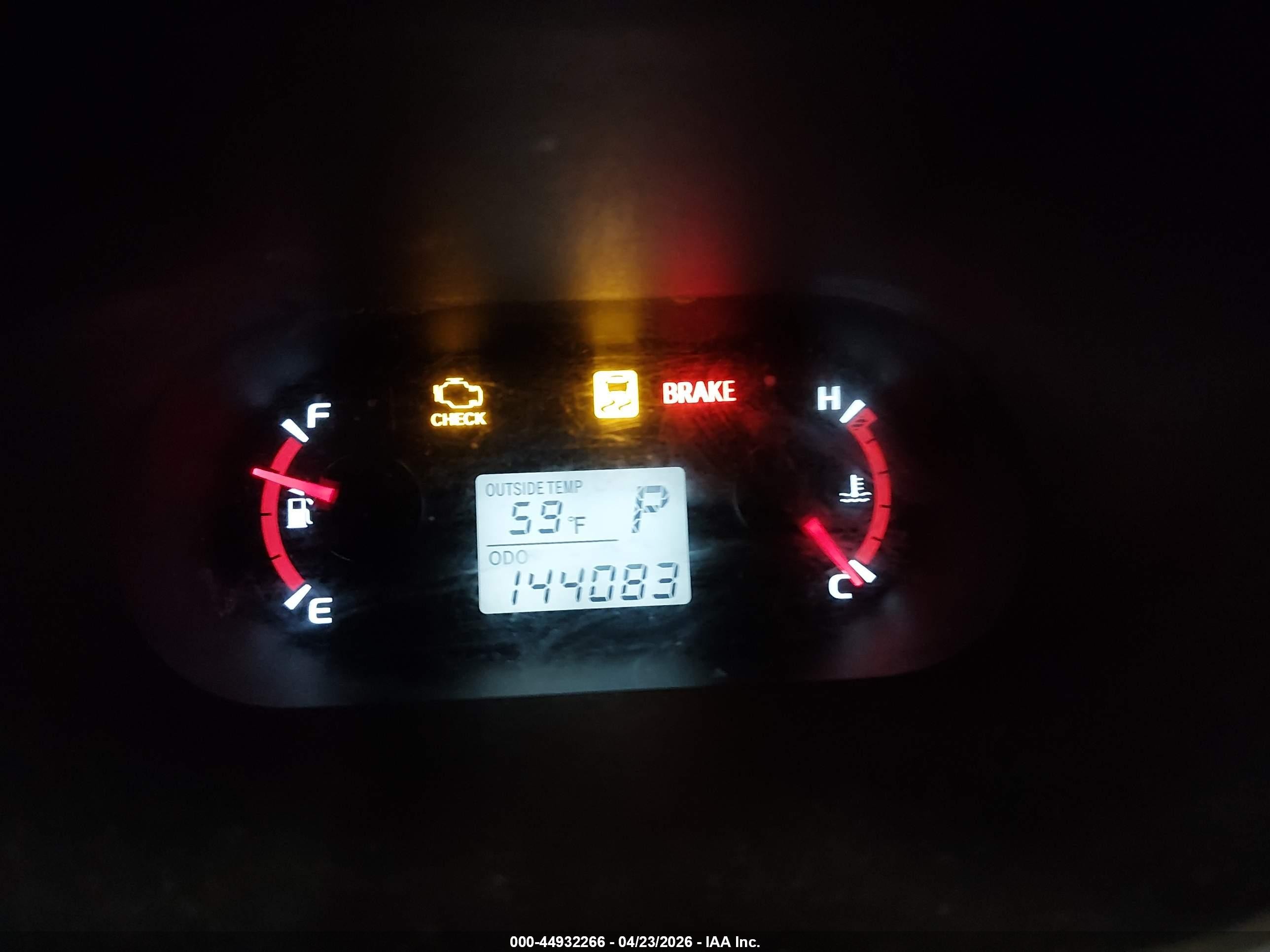 2009 Pontiac Vibe   Red vin: 5Y2SP67889Z462284