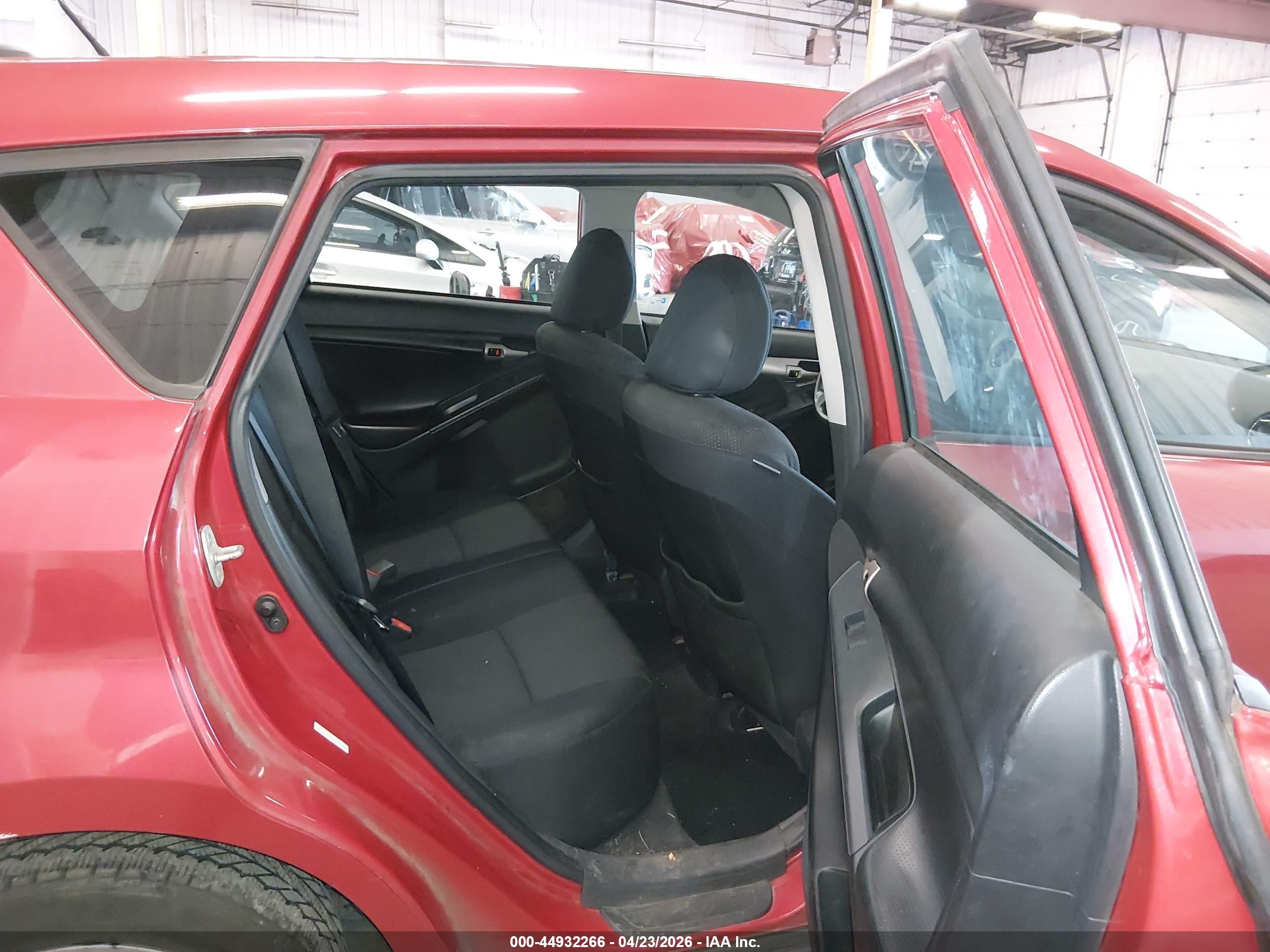 2009 Pontiac Vibe   Red vin: 5Y2SP67889Z462284