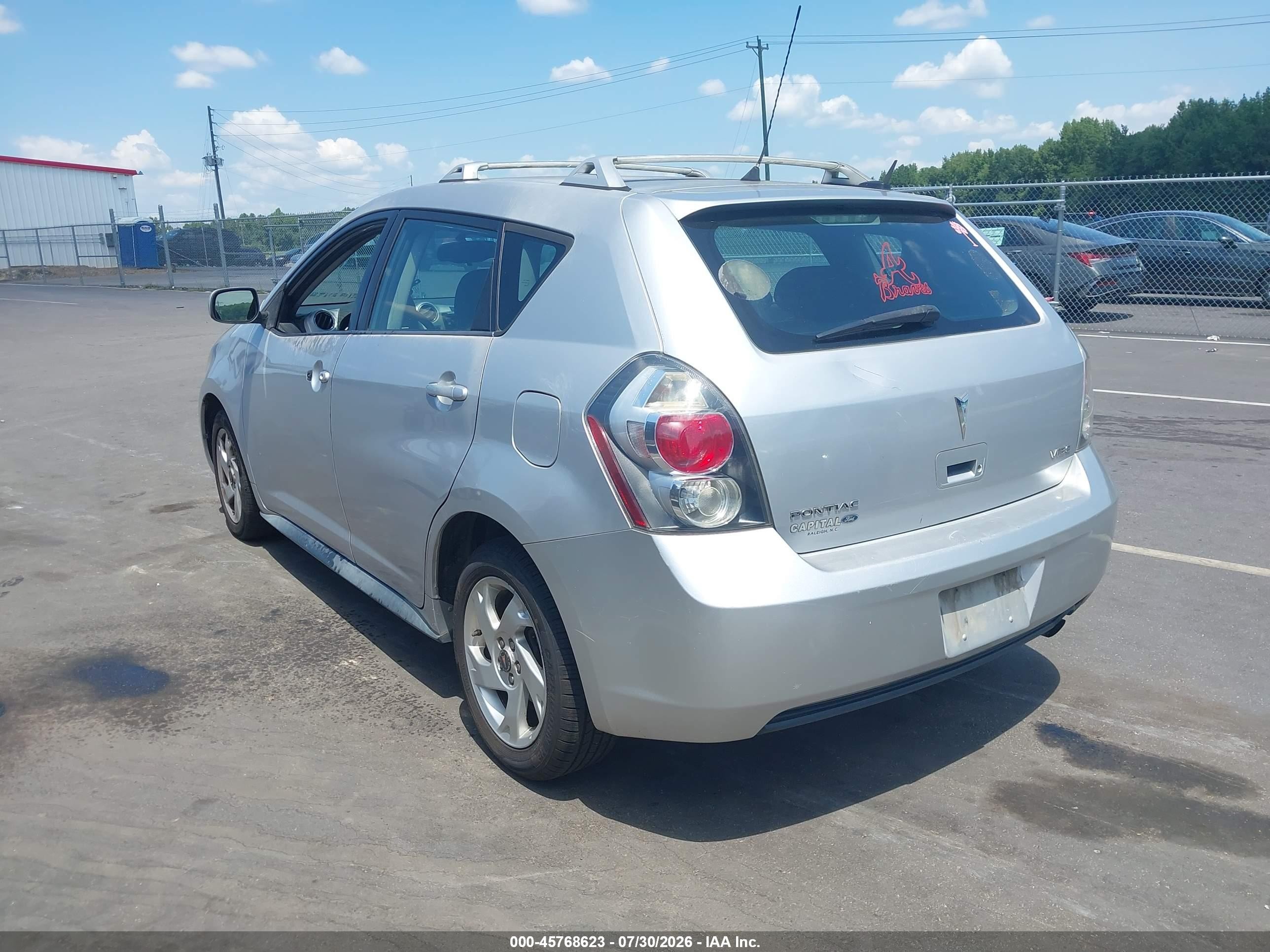 2009 Pontiac Vibe   Silver vin: 5Y2SP67889Z469901