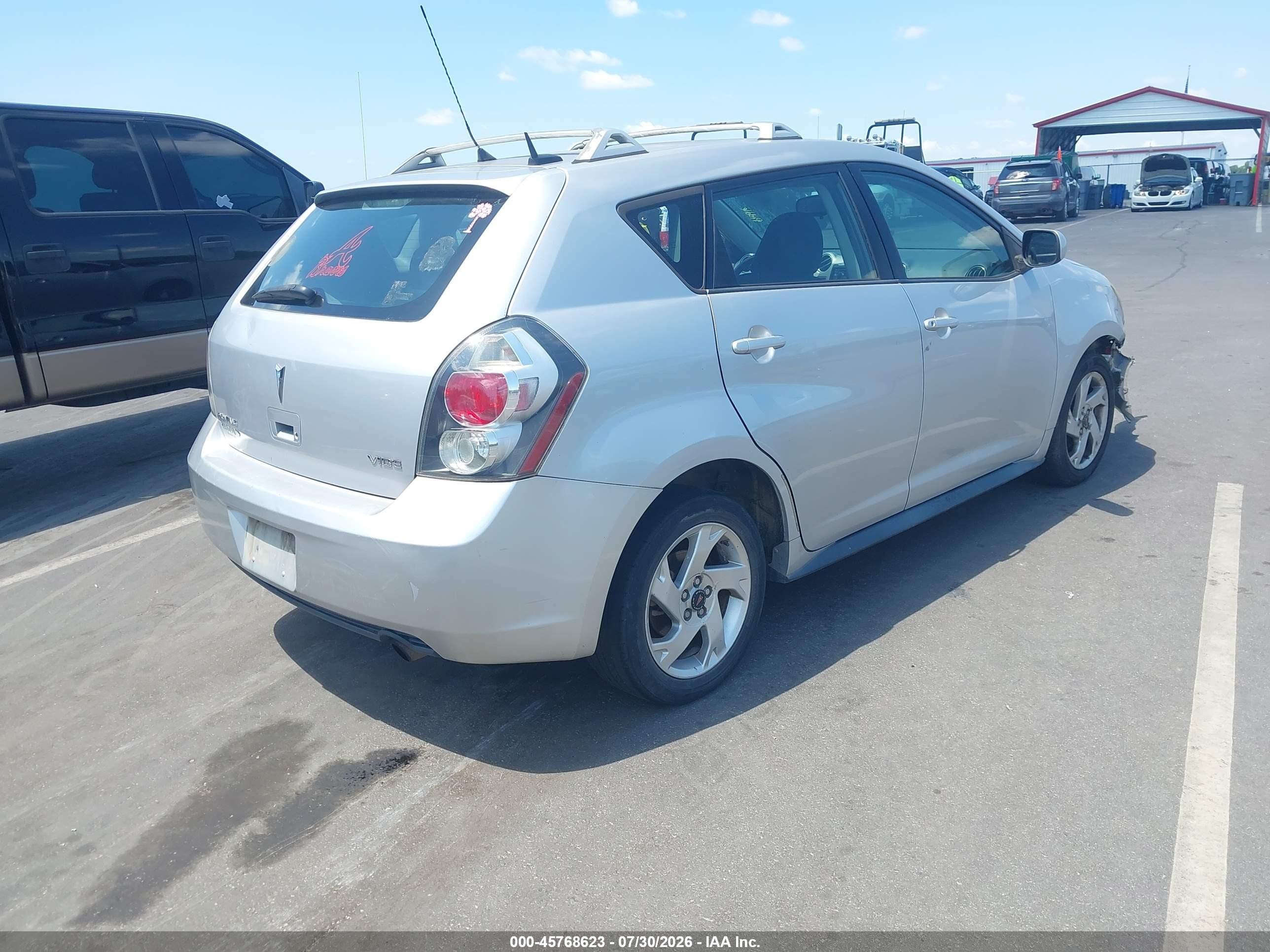 2009 Pontiac Vibe   Silver vin: 5Y2SP67889Z469901