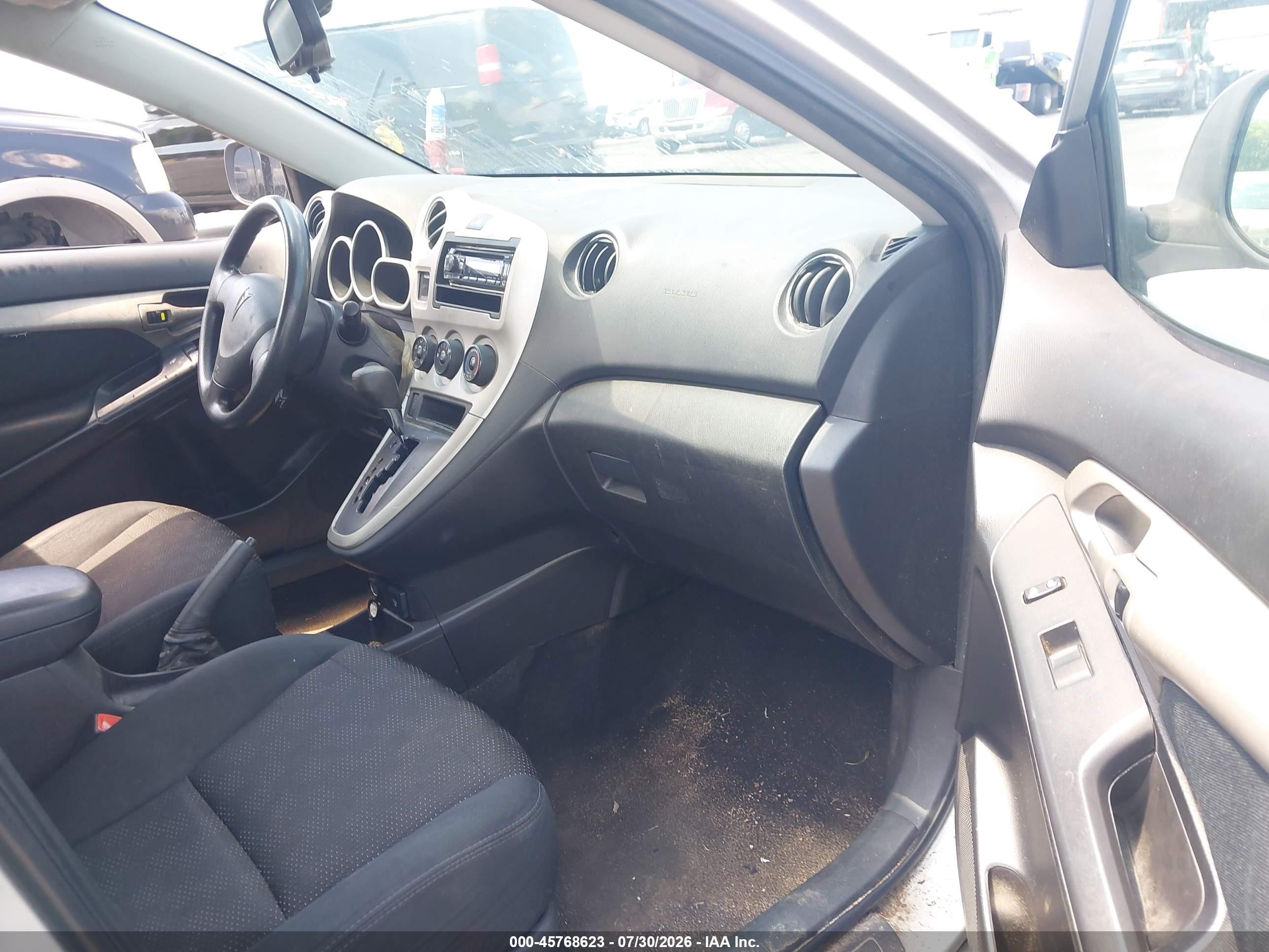 2009 Pontiac Vibe   Silver vin: 5Y2SP67889Z469901