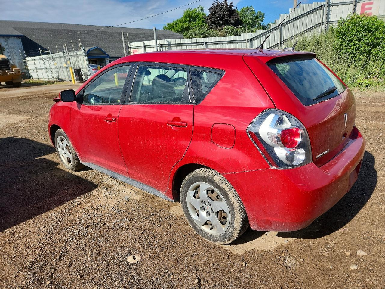 2009 Pontiac Vibe Red vin: 5Y2SP67899Z442450