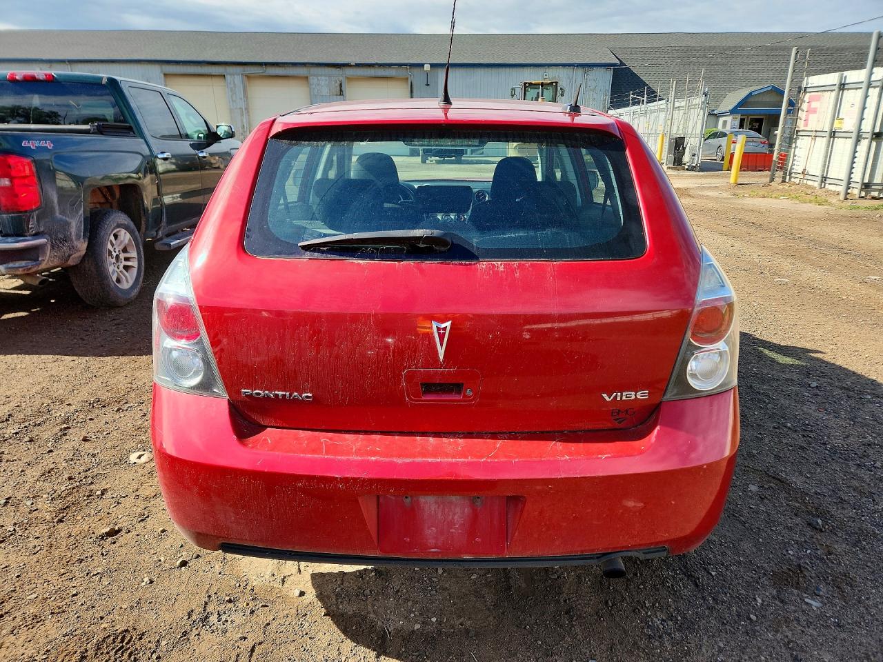 2009 Pontiac Vibe Red vin: 5Y2SP67899Z442450