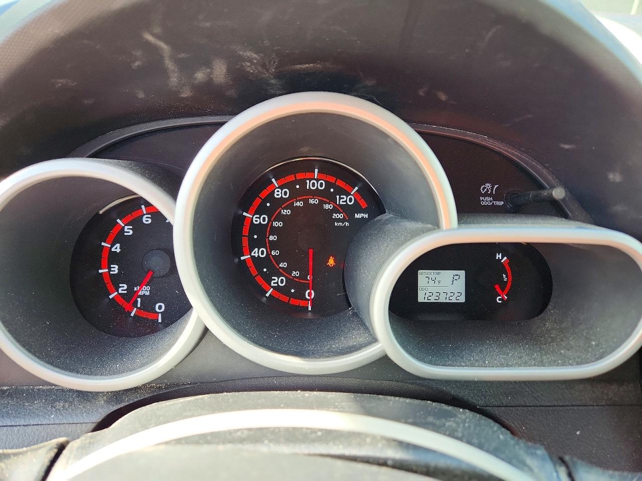 2009 Pontiac Vibe Red vin: 5Y2SP67899Z442450
