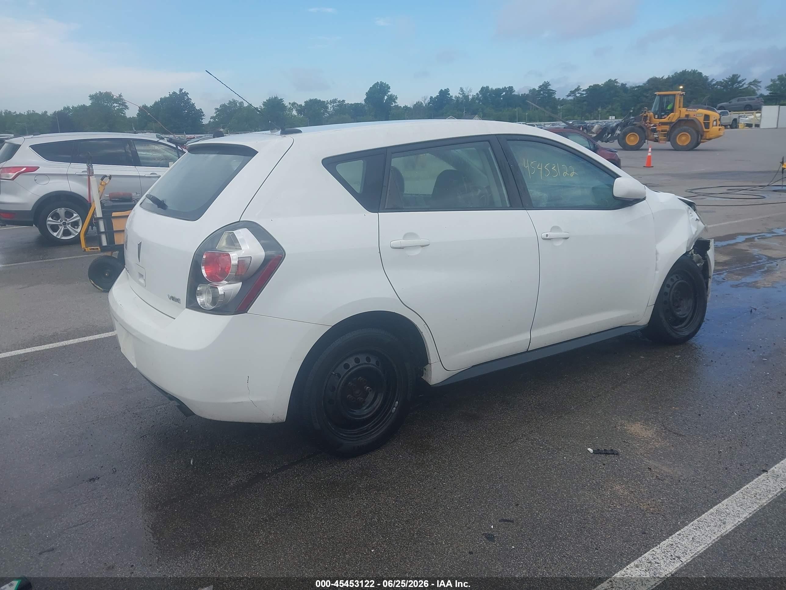 2009 Pontiac Vibe White vin: 5Y2SP67899Z446773