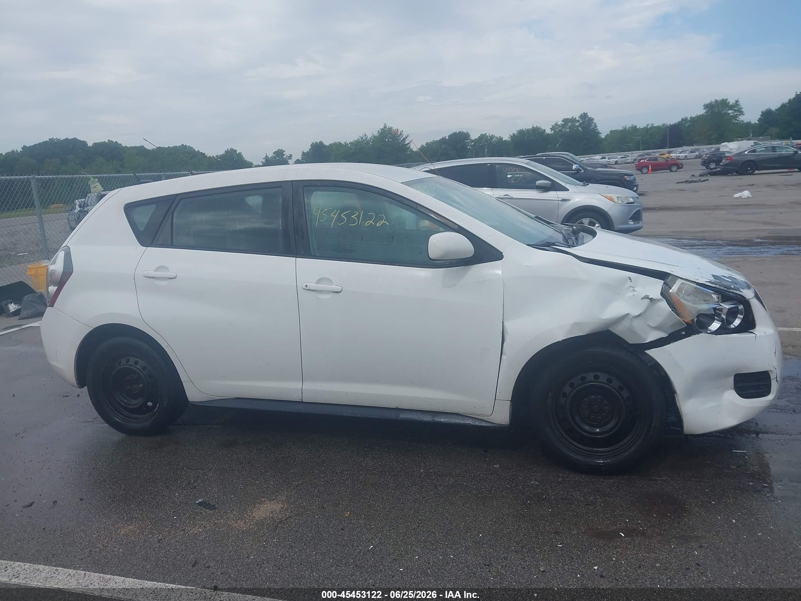 2009 Pontiac Vibe White vin: 5Y2SP67899Z446773