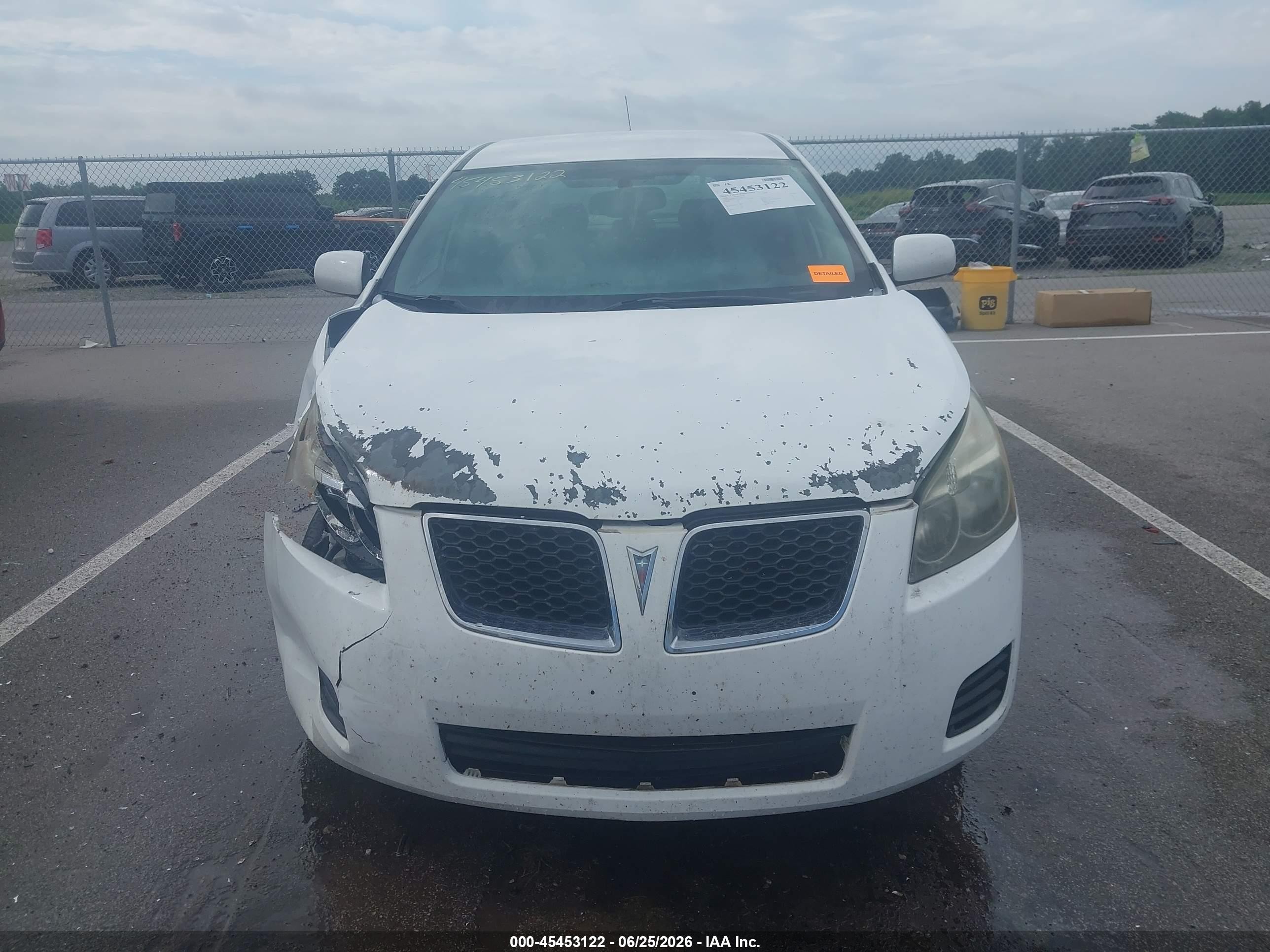 2009 Pontiac Vibe White vin: 5Y2SP67899Z446773