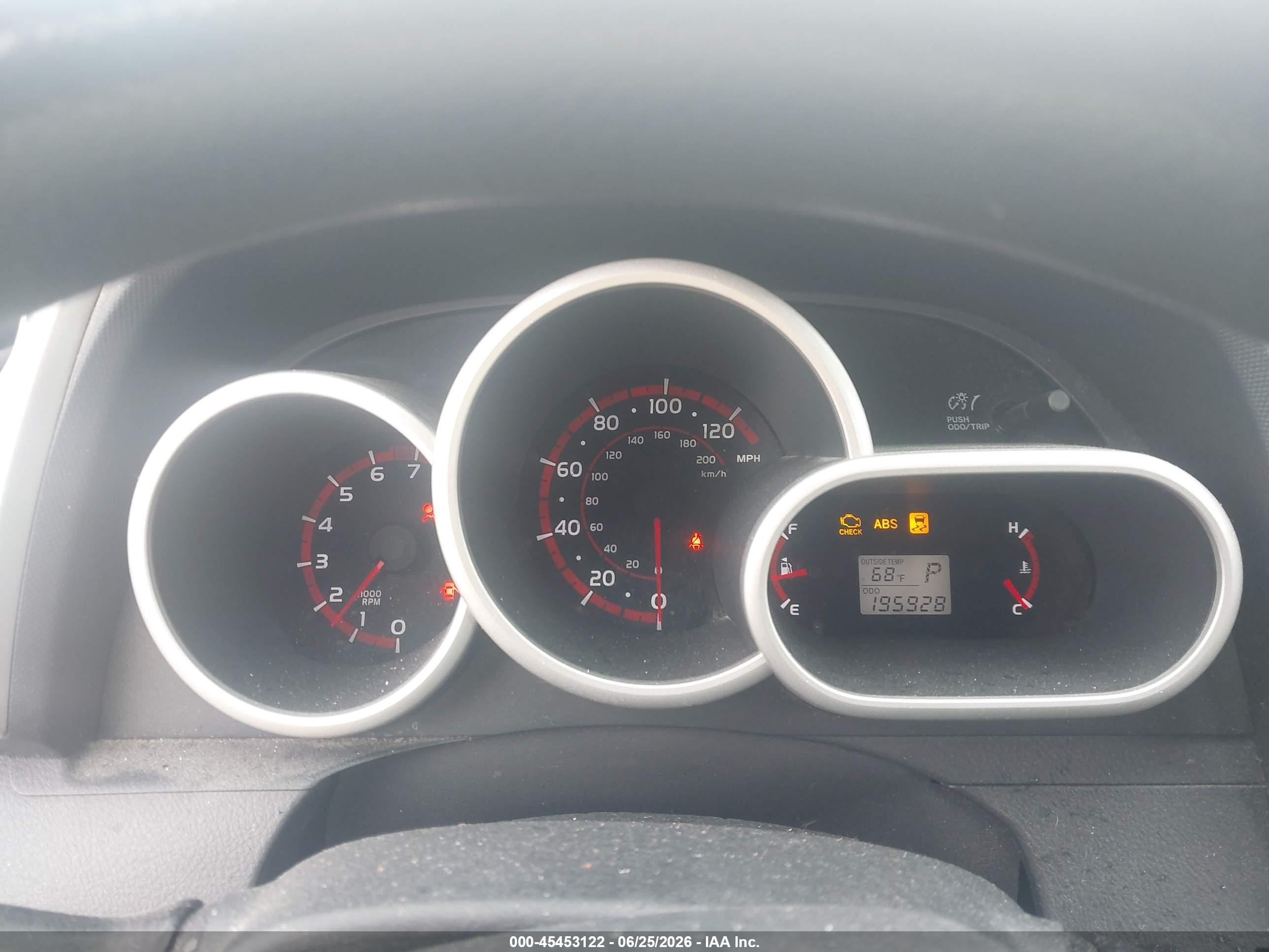 2009 Pontiac Vibe White vin: 5Y2SP67899Z446773