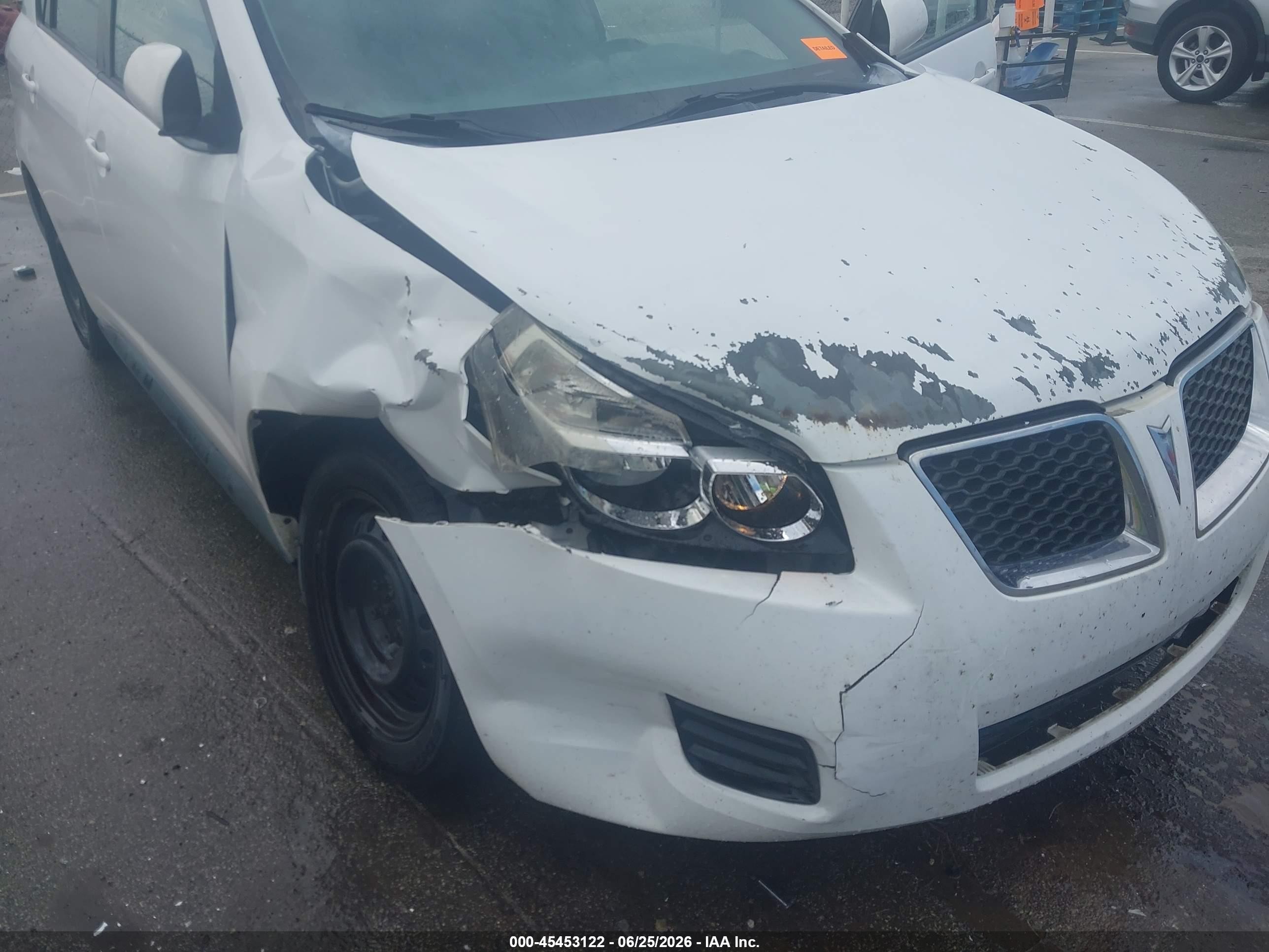 2009 Pontiac Vibe White vin: 5Y2SP67899Z446773