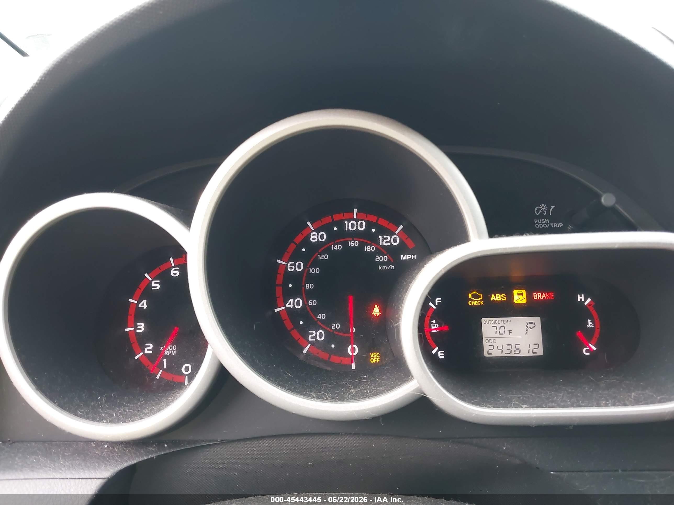 2009 Pontiac Vibe   White vin: 5Y2SP678X9Z465686