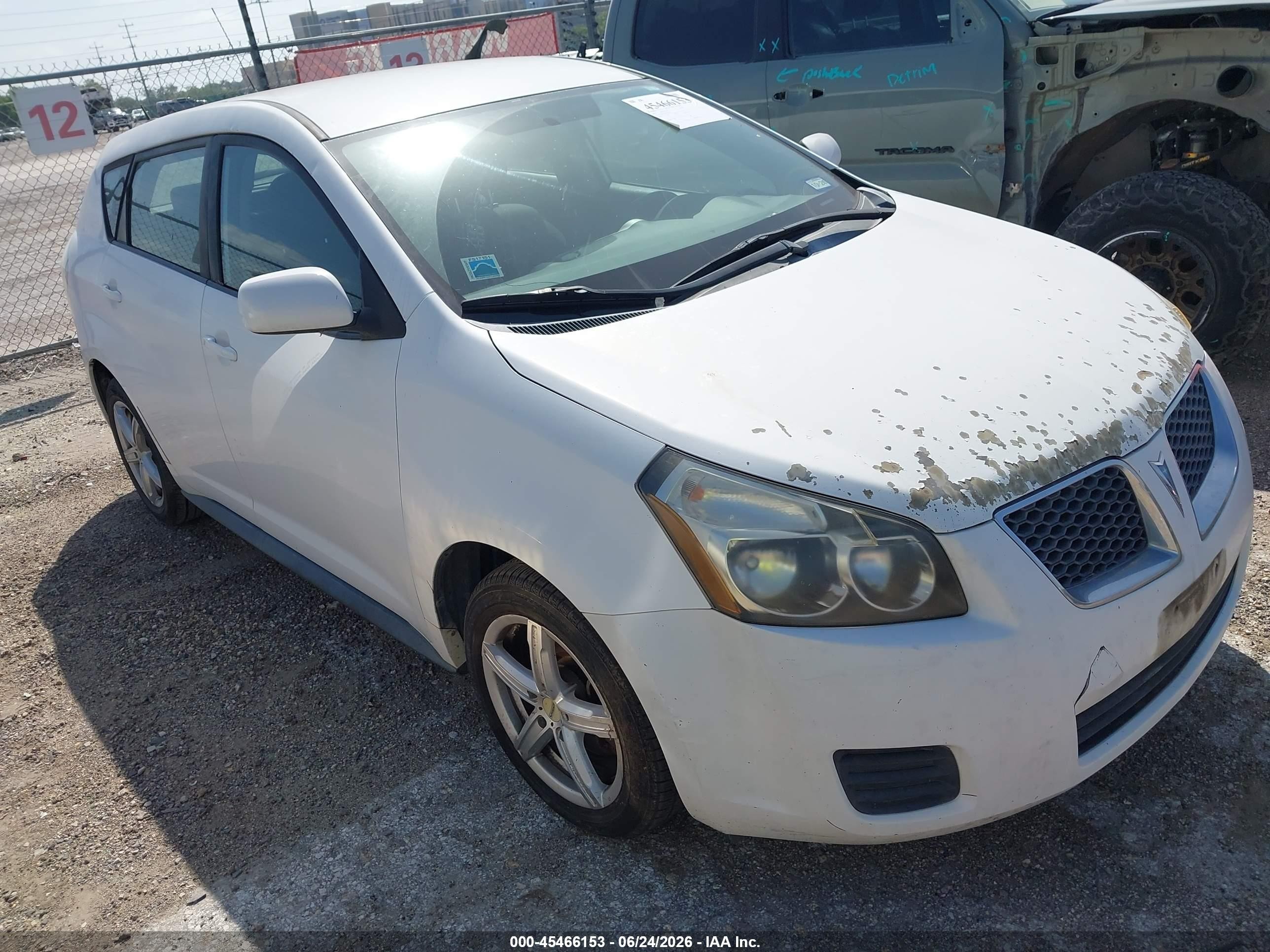 2010 Pontiac Vibe   White vin: 5Y2SP6E00AZ419222