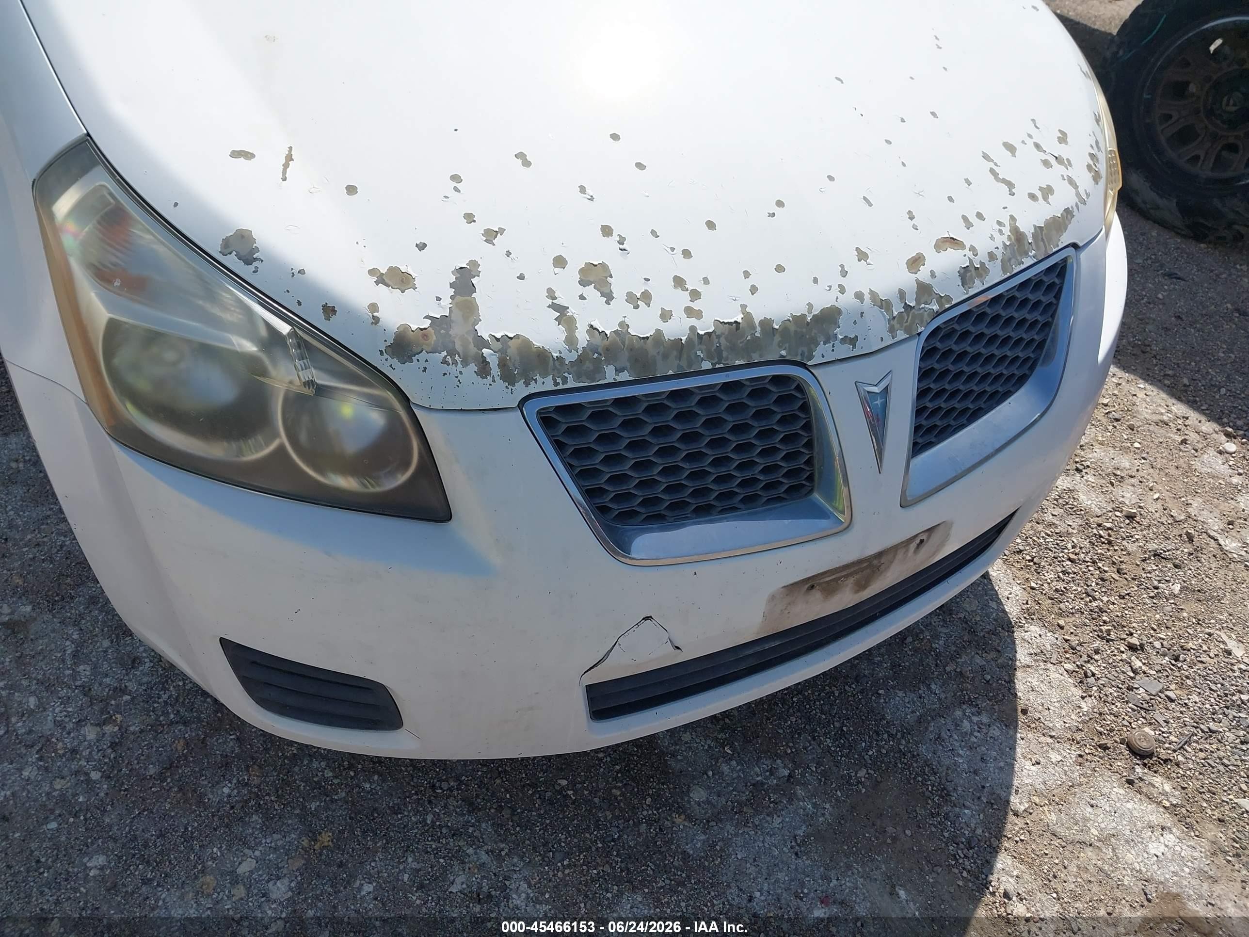 2010 Pontiac Vibe   White vin: 5Y2SP6E00AZ419222