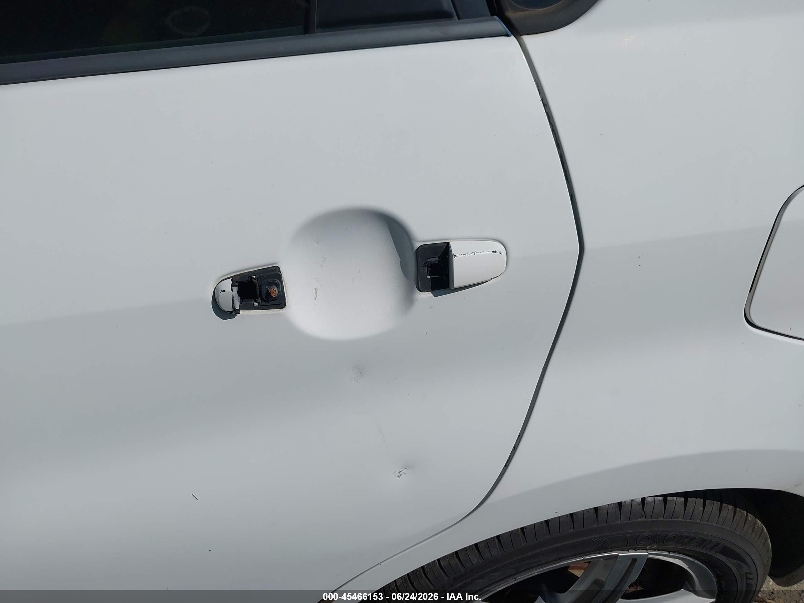 2010 Pontiac Vibe   White vin: 5Y2SP6E00AZ419222