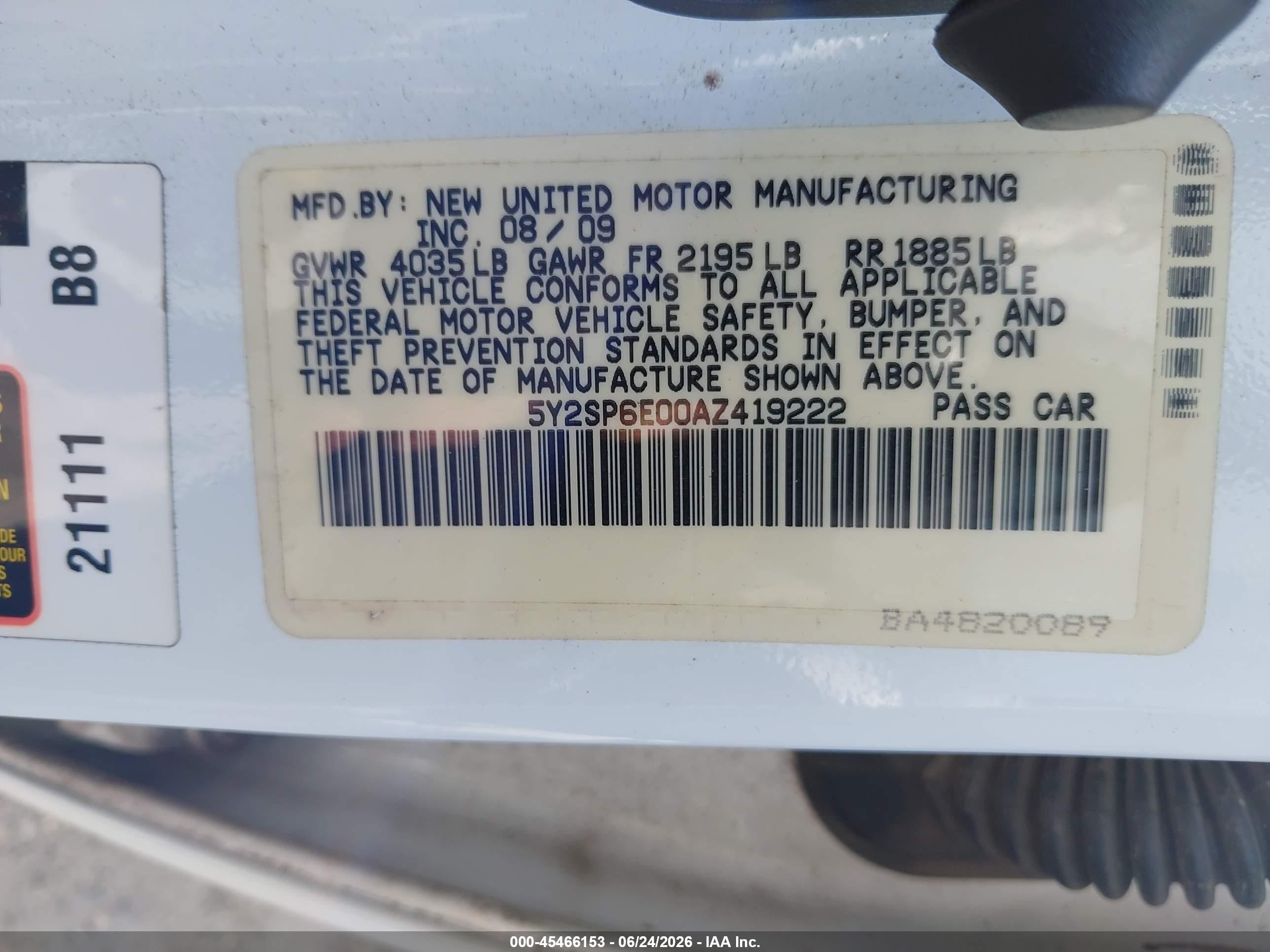 2010 Pontiac Vibe   White vin: 5Y2SP6E00AZ419222