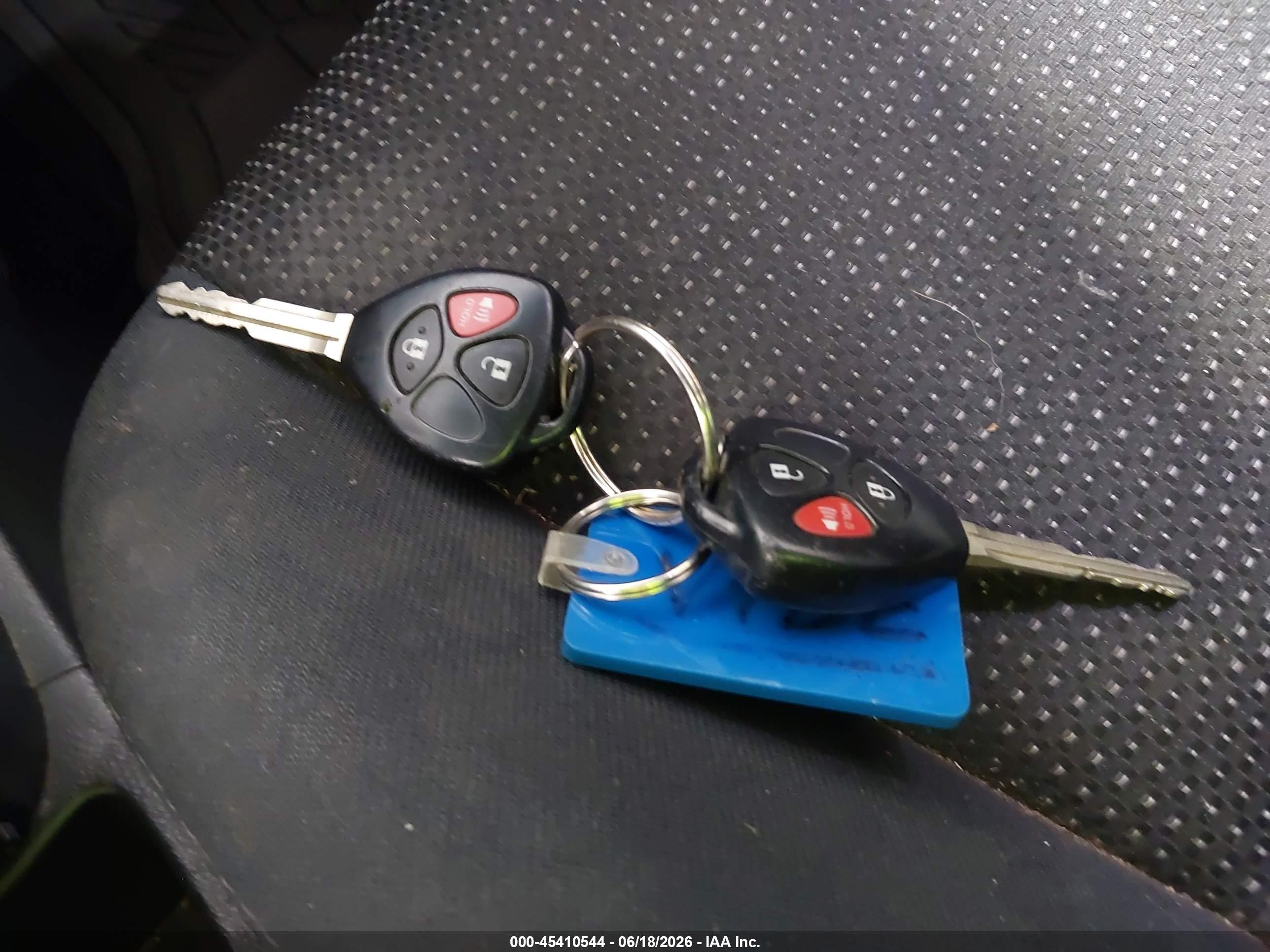 2010 Pontiac Vibe   Серый vin: 5Y2SP6E02AZ410988