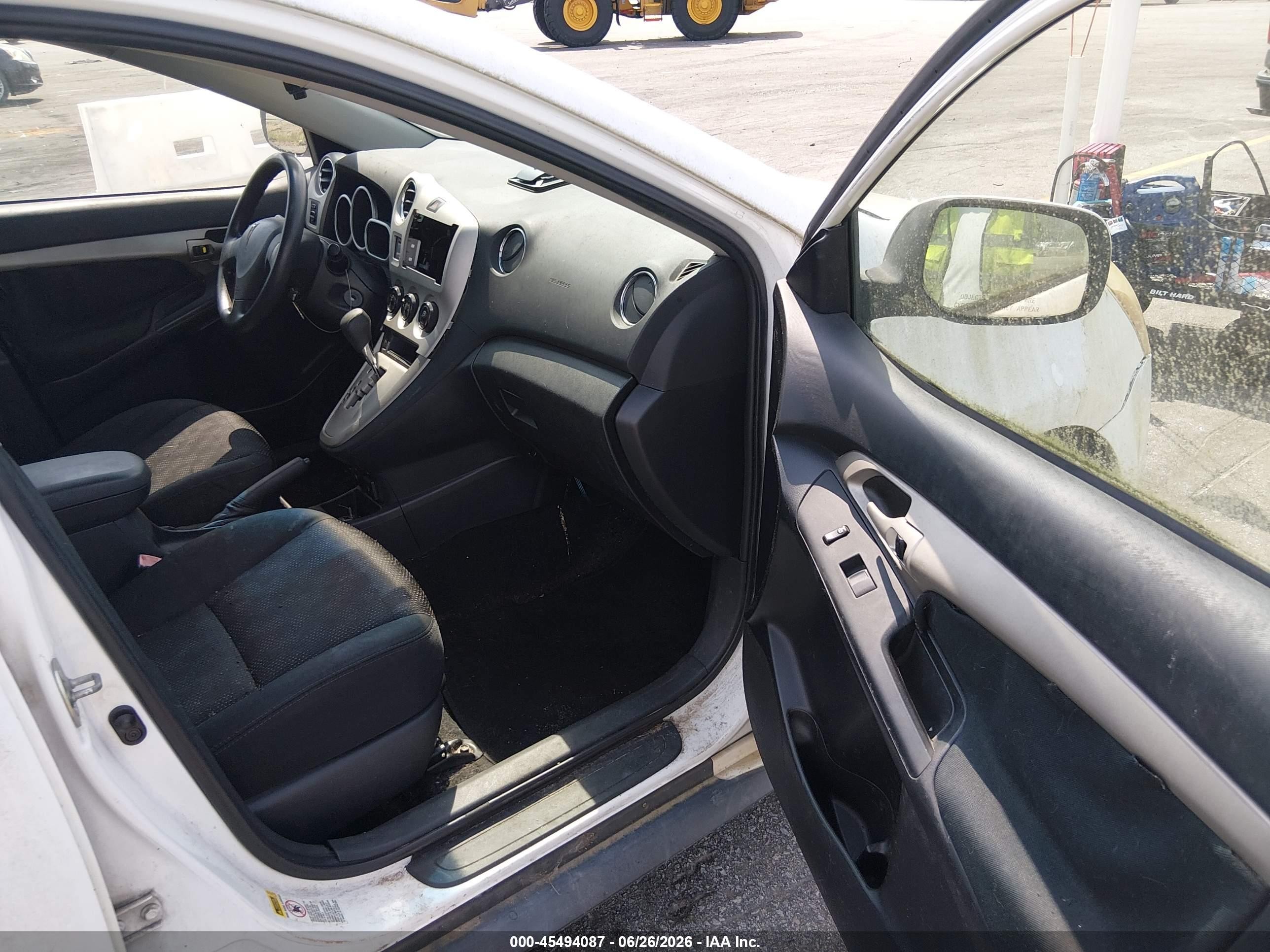 2010 Pontiac Vibe   White vin: 5Y2SP6E07AZ414518