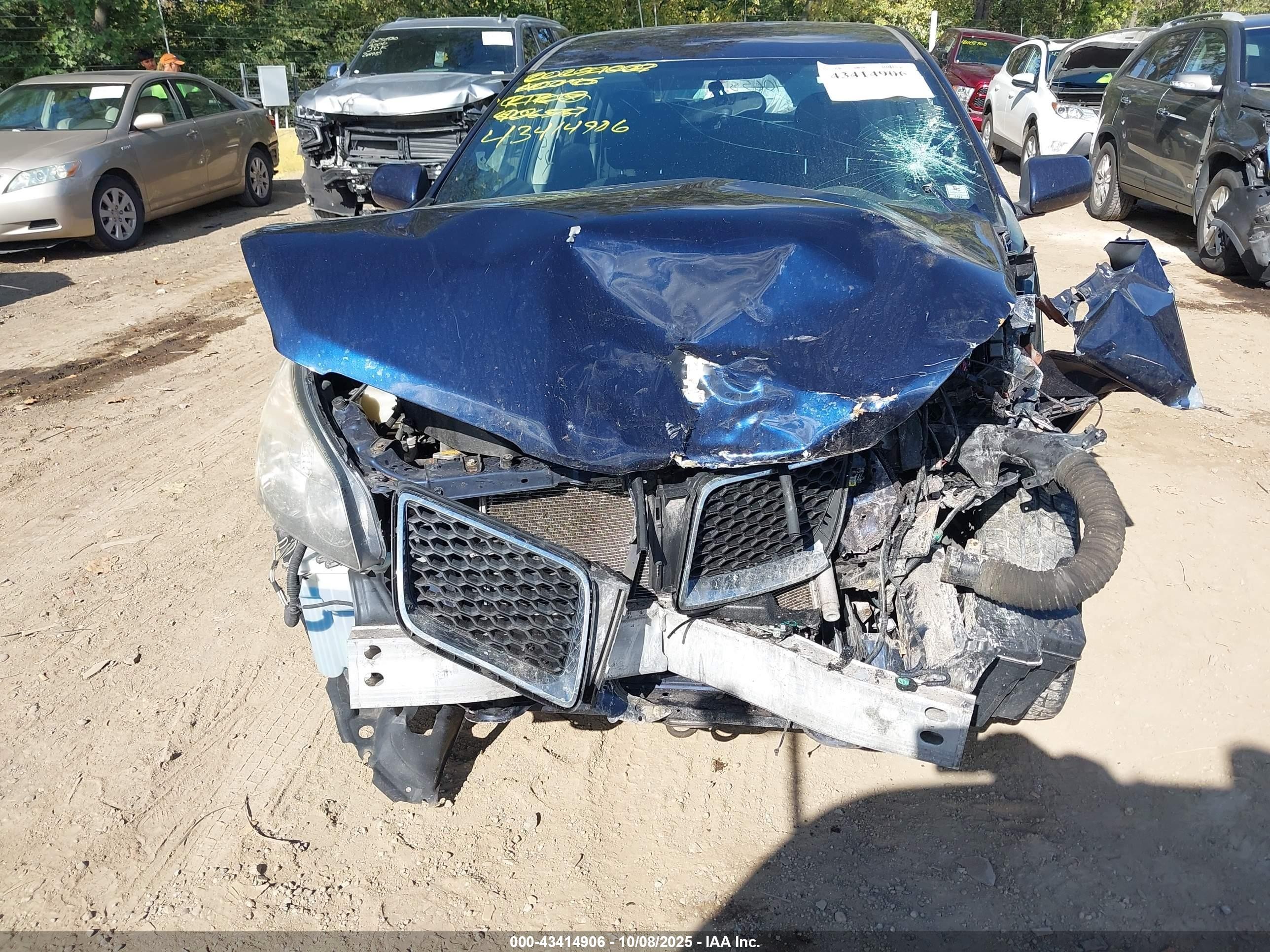 2010 Pontiac Vibe   Dark Blue vin: 5Y2SP6E80AZ406587