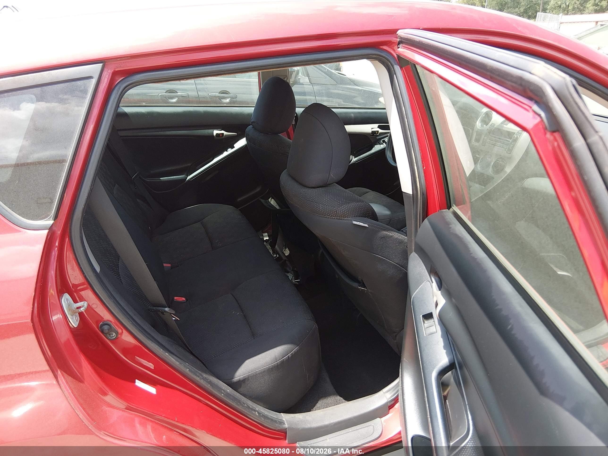 2010 Pontiac Vibe   Red vin: 5Y2SP6E81AZ418358