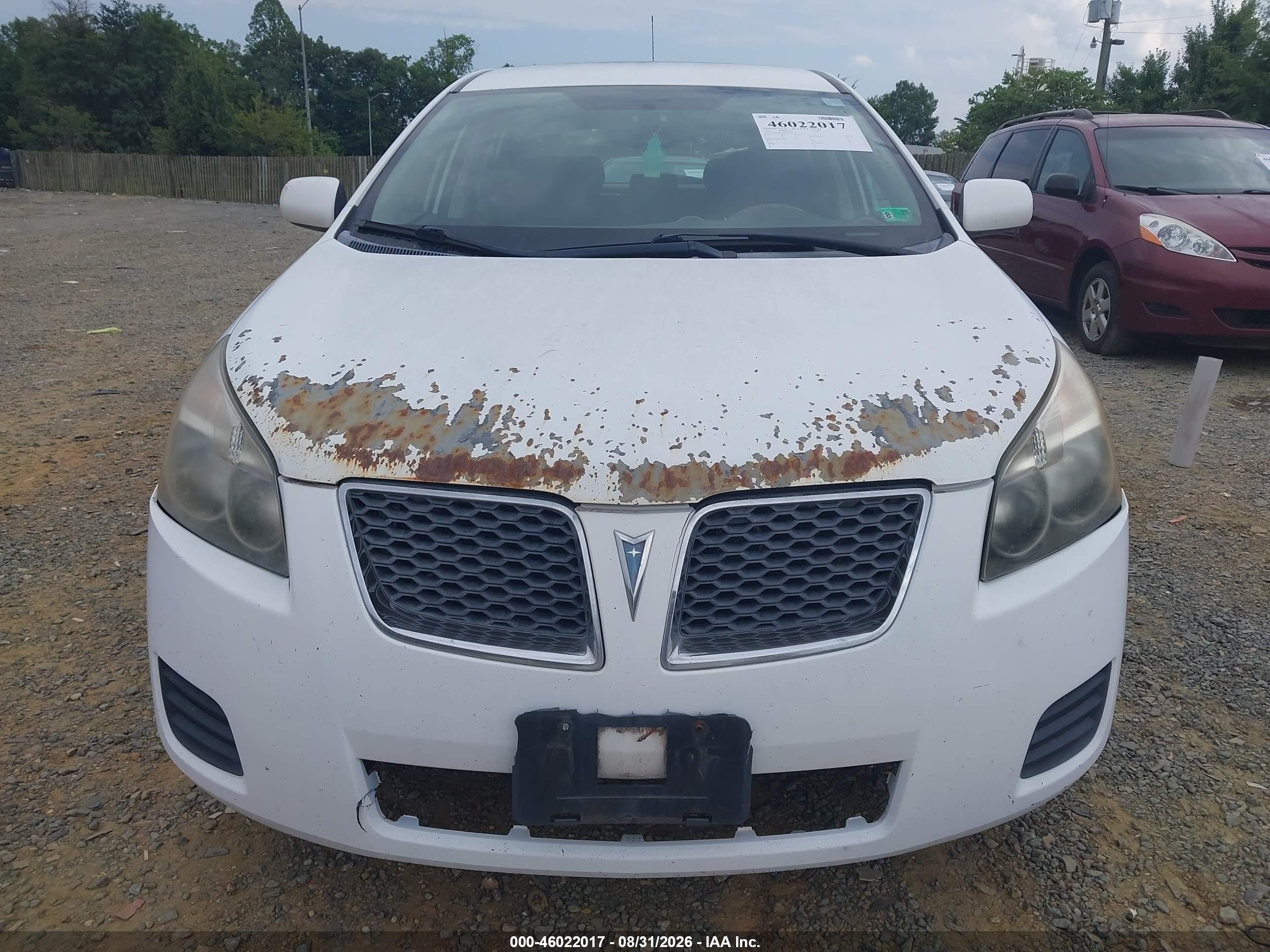 2010 Pontiac Vibe   White vin: 5Y2SP6E81AZ419395