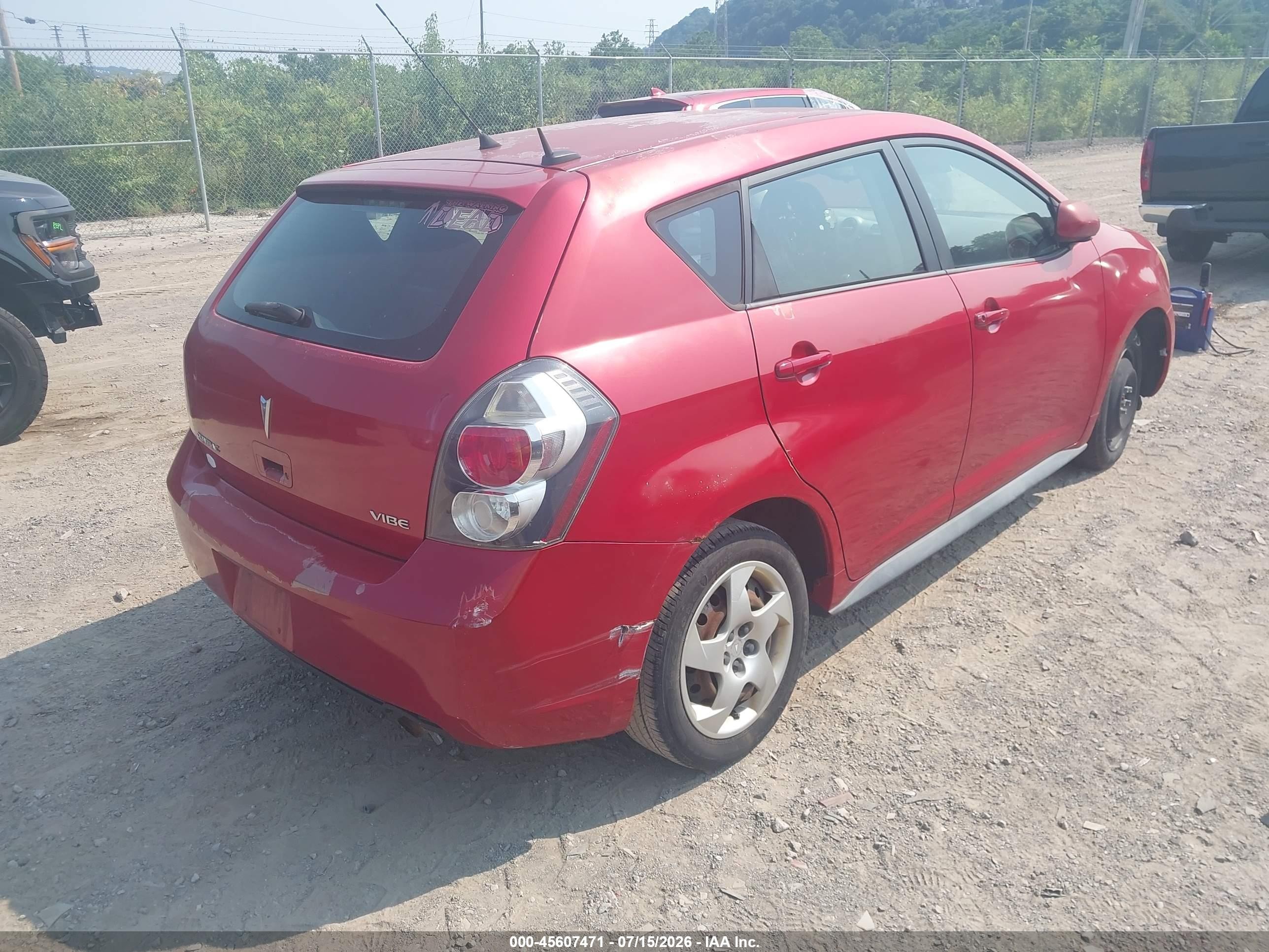 2010 Pontiac Vibe   Red vin: 5Y2SP6E82AZ413086
