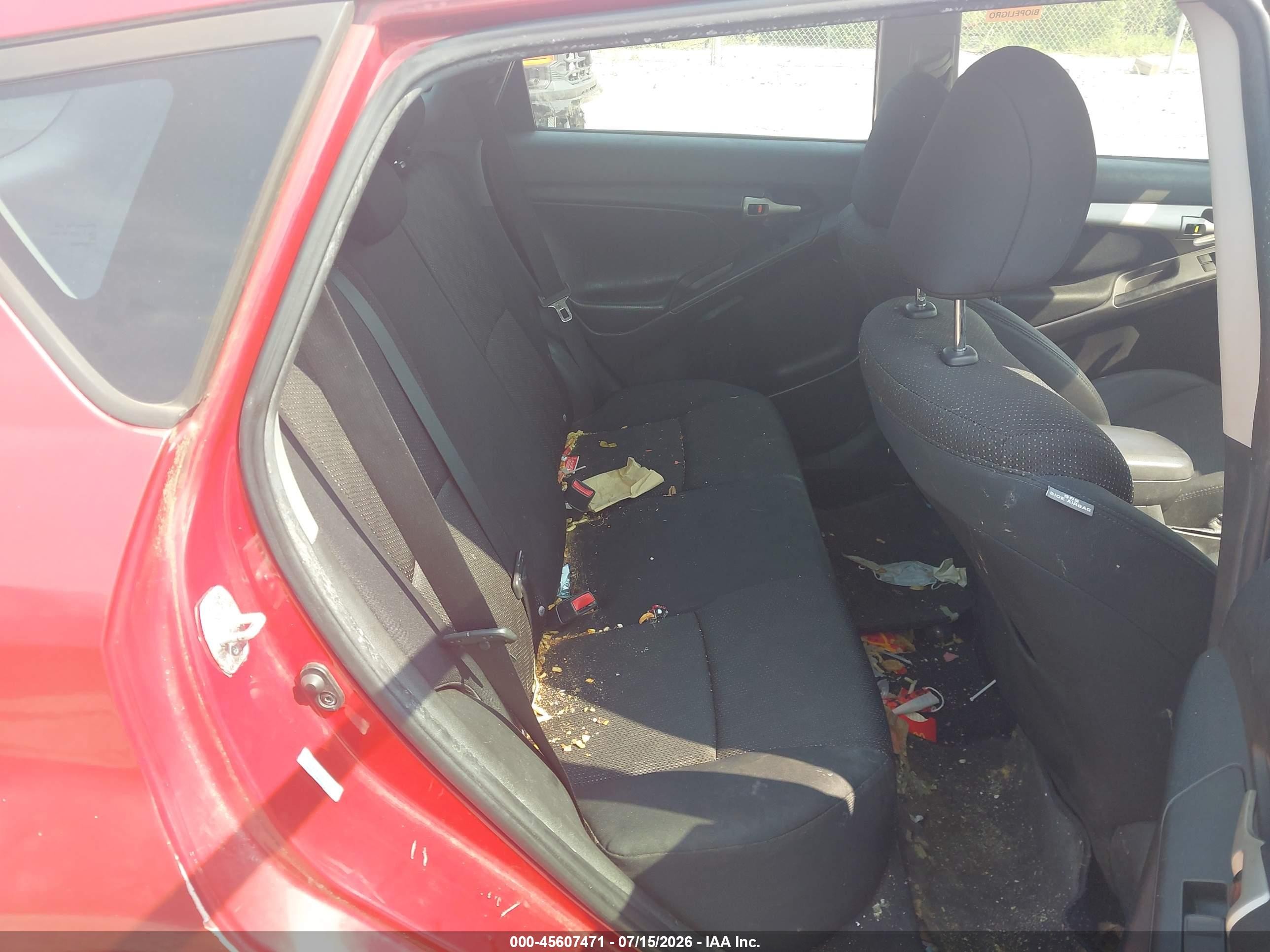 2010 Pontiac Vibe   Red vin: 5Y2SP6E82AZ413086