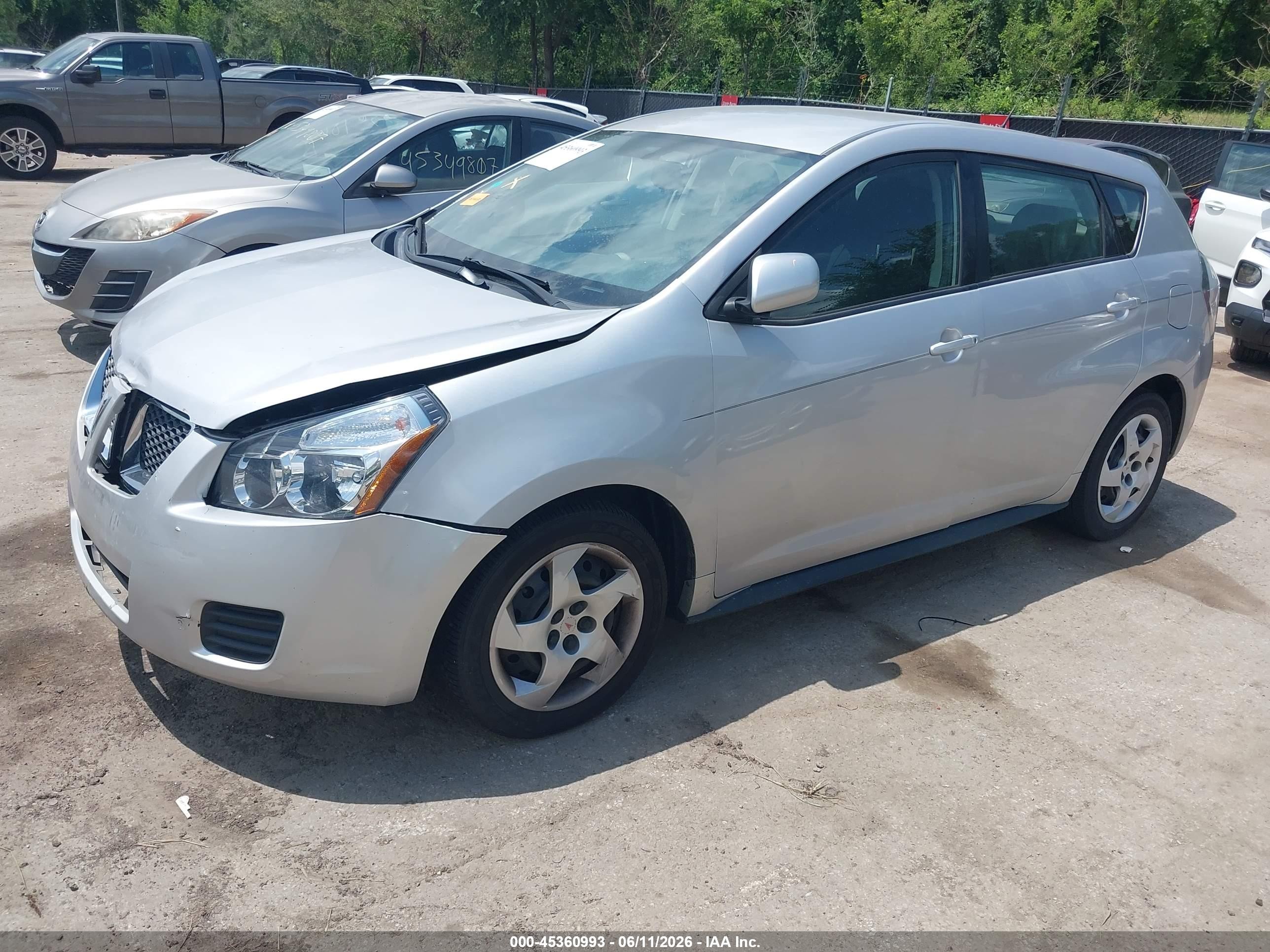 2010 Pontiac Vibe   Silver vin: 5Y2SP6E84AZ407578
