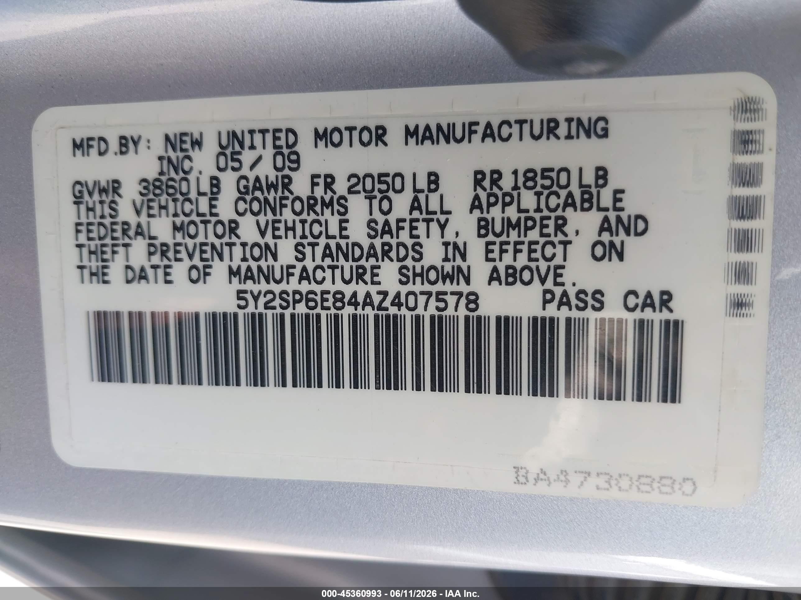 2010 Pontiac Vibe   Silver vin: 5Y2SP6E84AZ407578